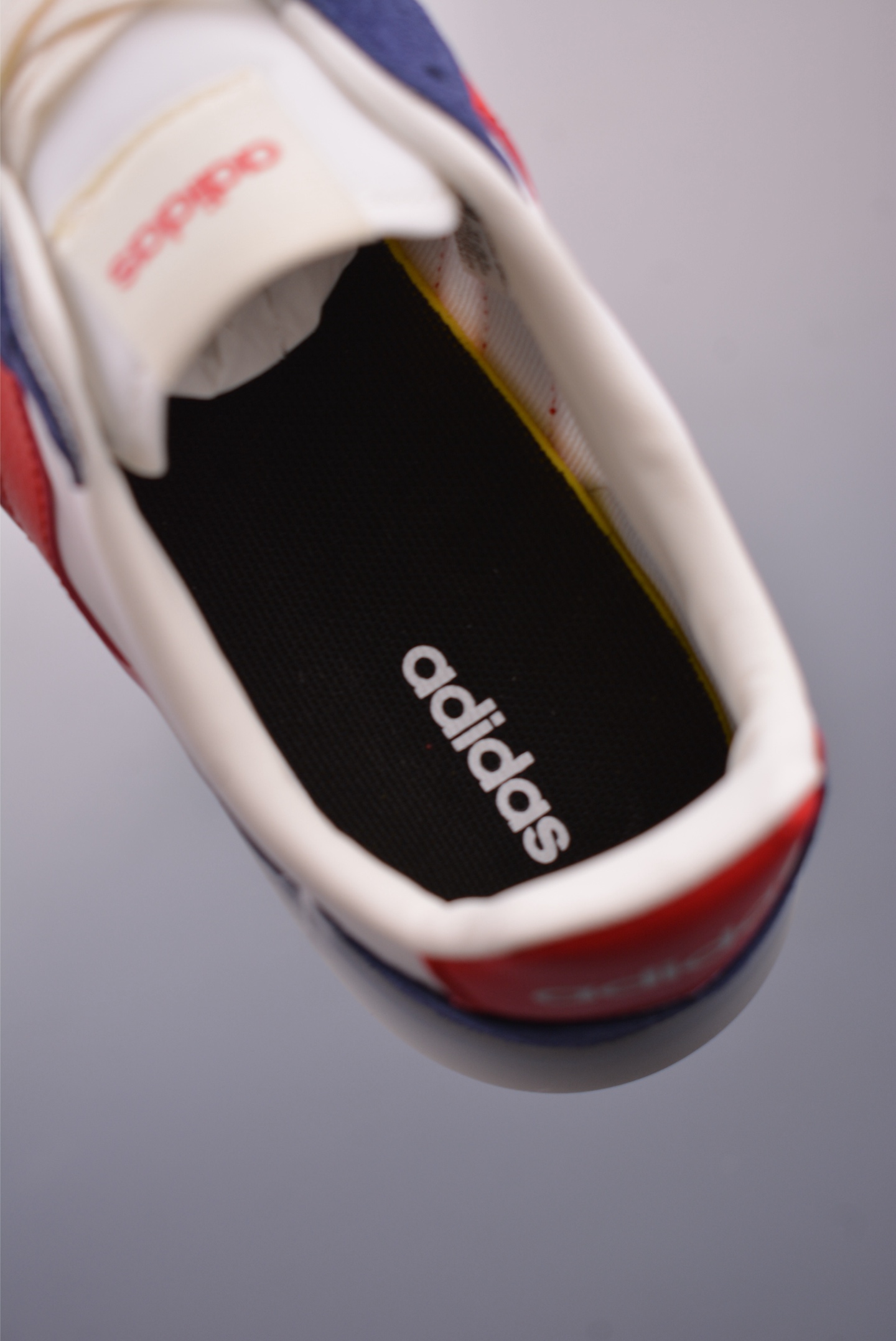 180 Adidas Barreda Decode 阿迪舒适减震低帮休闲板鞋 JP9667