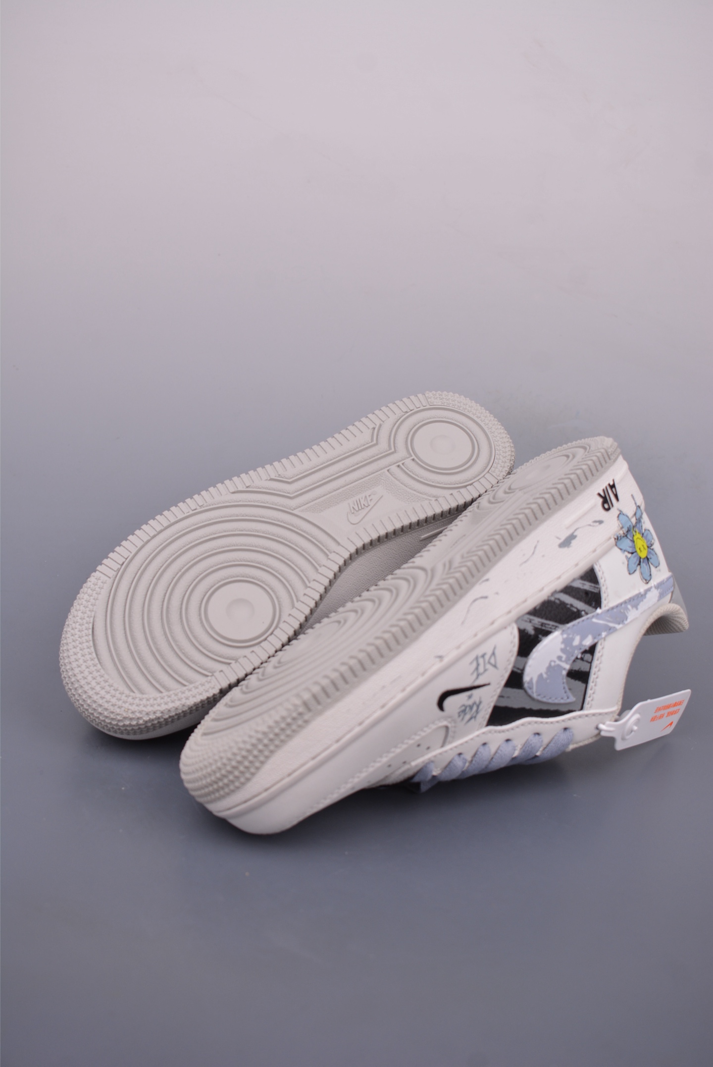 260 Nike Air Force 1 Low 涂鸦小蓝花 FB1893-888