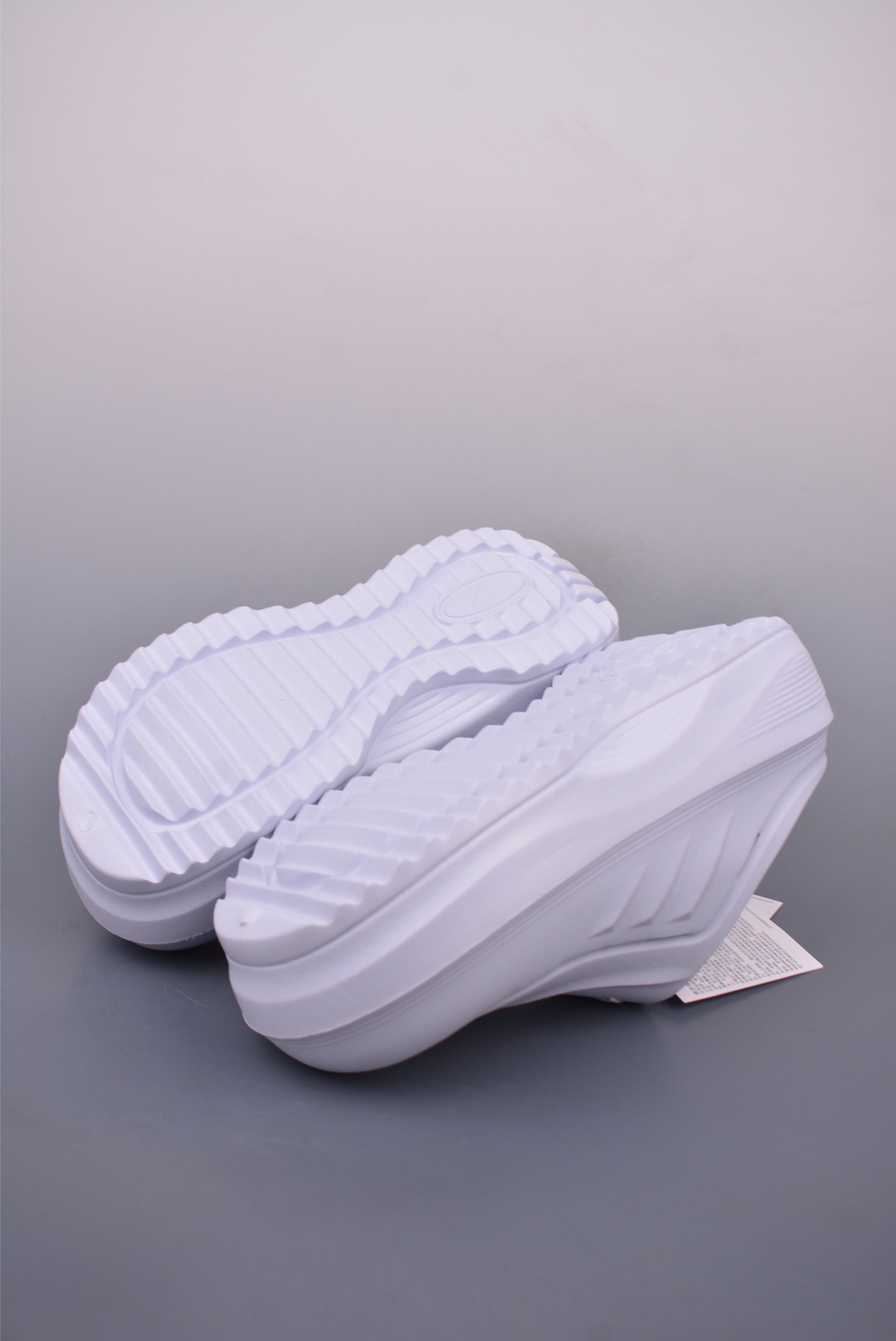 110 adidas OZWAVE CLOG 防滑包头 厨师鞋二代 稳定缓震回弹厚底老爹拖鞋 JR9273