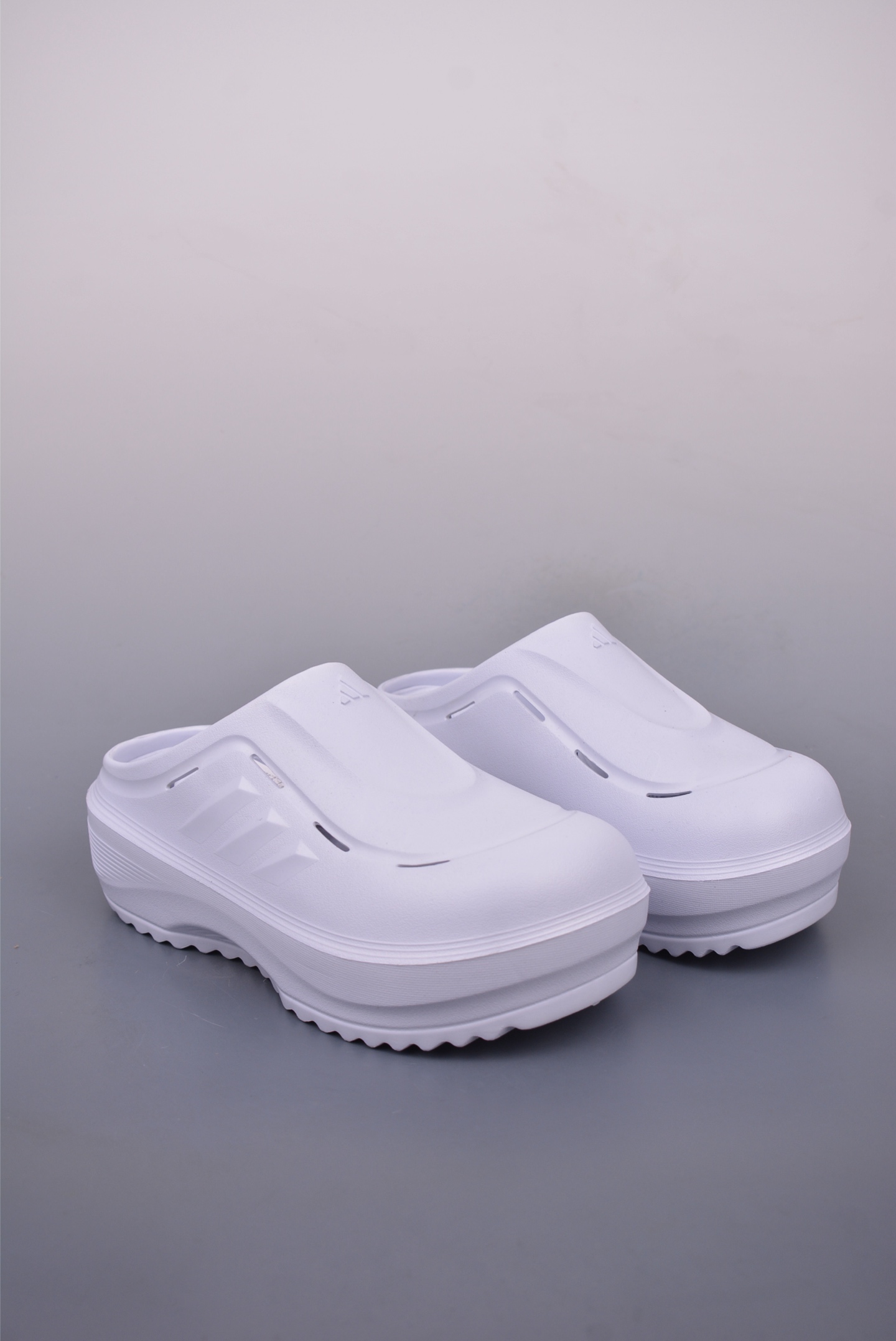 110 adidas OZWAVE CLOG 防滑包头 厨师鞋二代 稳定缓震回弹厚底老爹拖鞋 JR9273