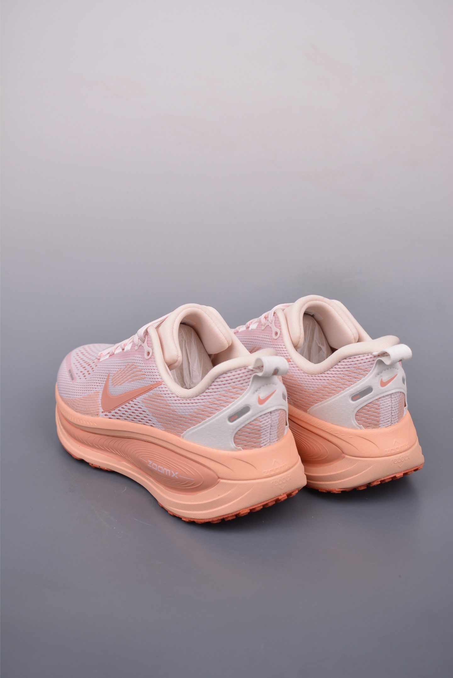 190 Nike Air Zoom Vomero 18 全新科技提前原鞋开发 运动跑鞋 HM6804-601