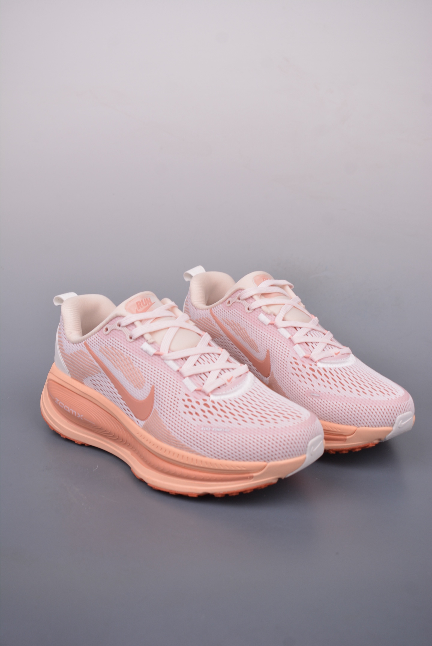 190 Nike Air Zoom Vomero 18 全新科技提前原鞋开发 运动跑鞋 HM6804-601