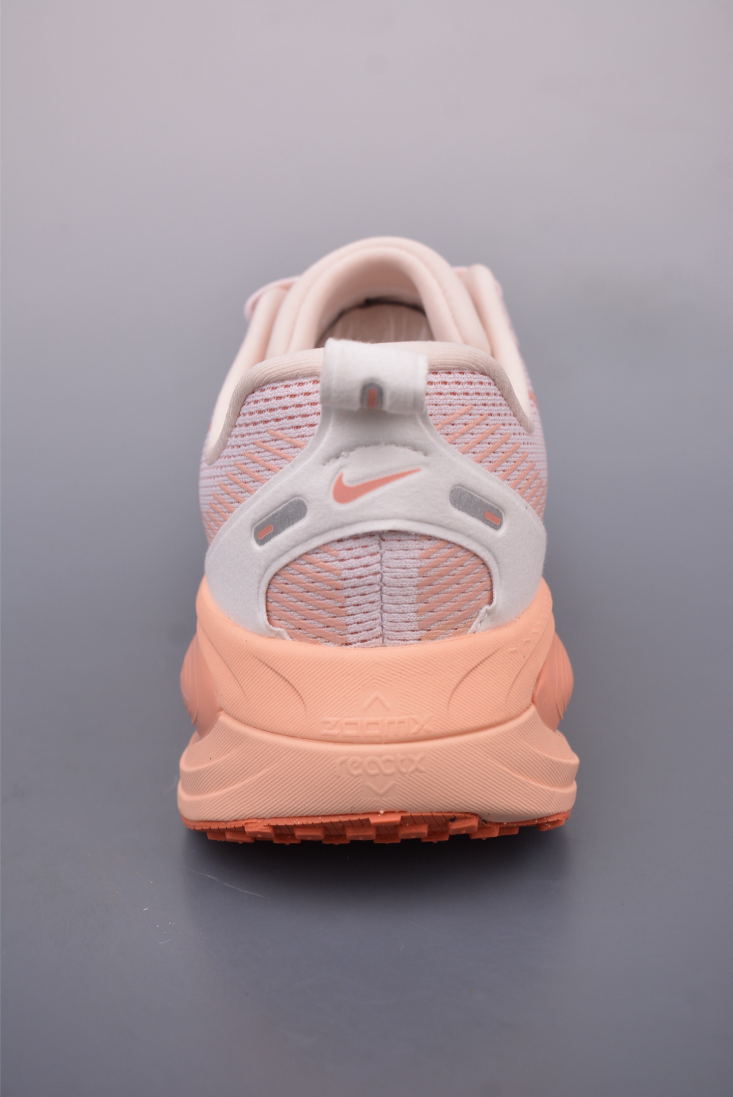 190 Nike Air Zoom Vomero 18 全新科技提前原鞋开发 运动跑鞋 HM6804-601