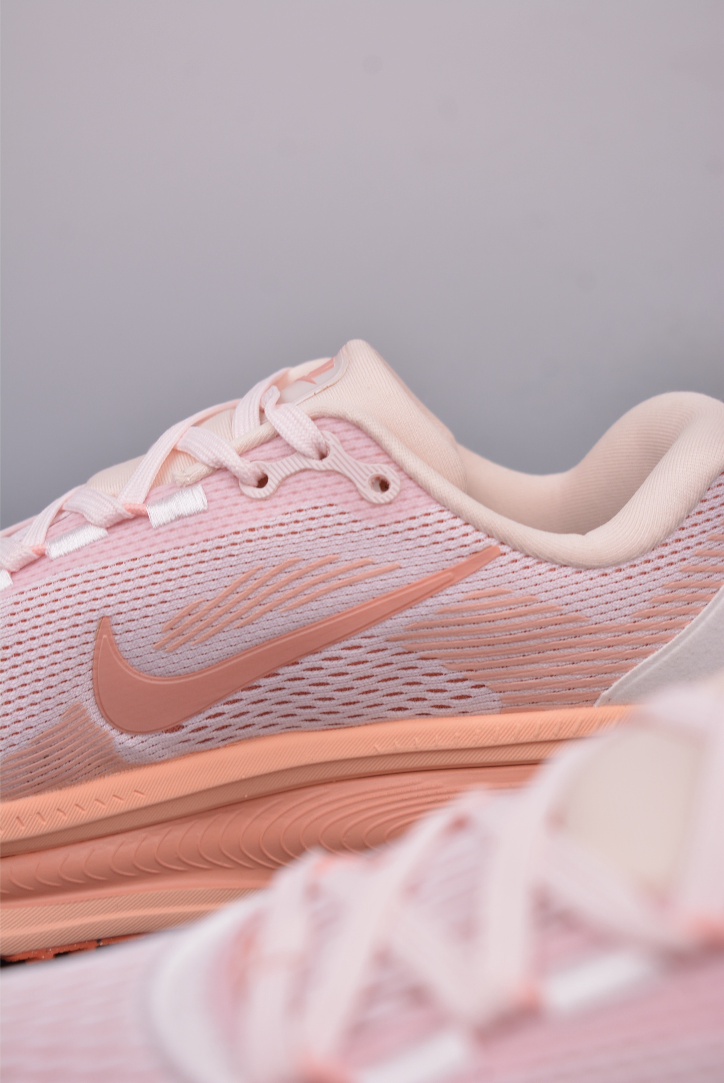 190 Nike Air Zoom Vomero 18 全新科技提前原鞋开发 运动跑鞋 HM6804-601