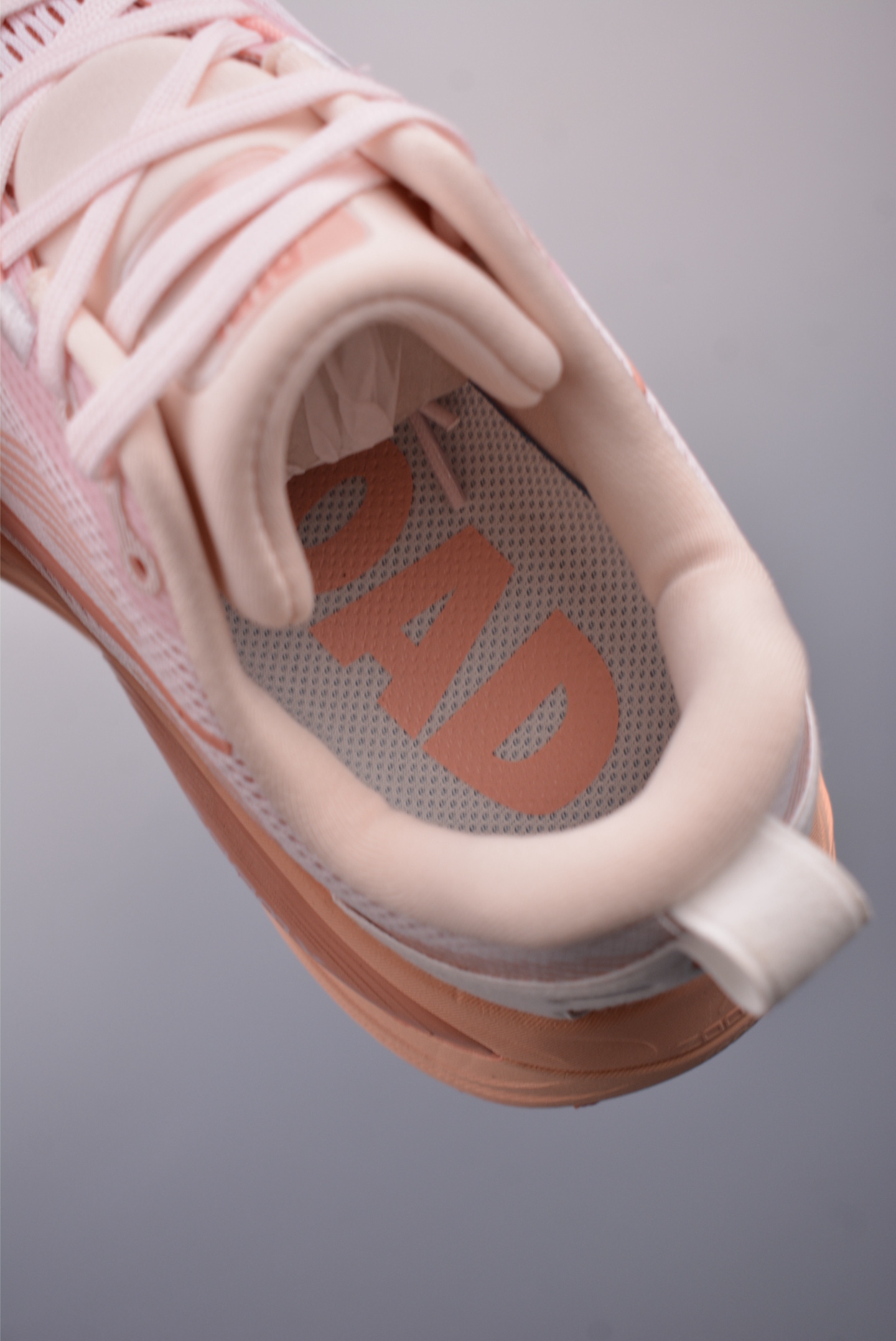 190 Nike Air Zoom Vomero 18 全新科技提前原鞋开发 运动跑鞋 HM6804-601