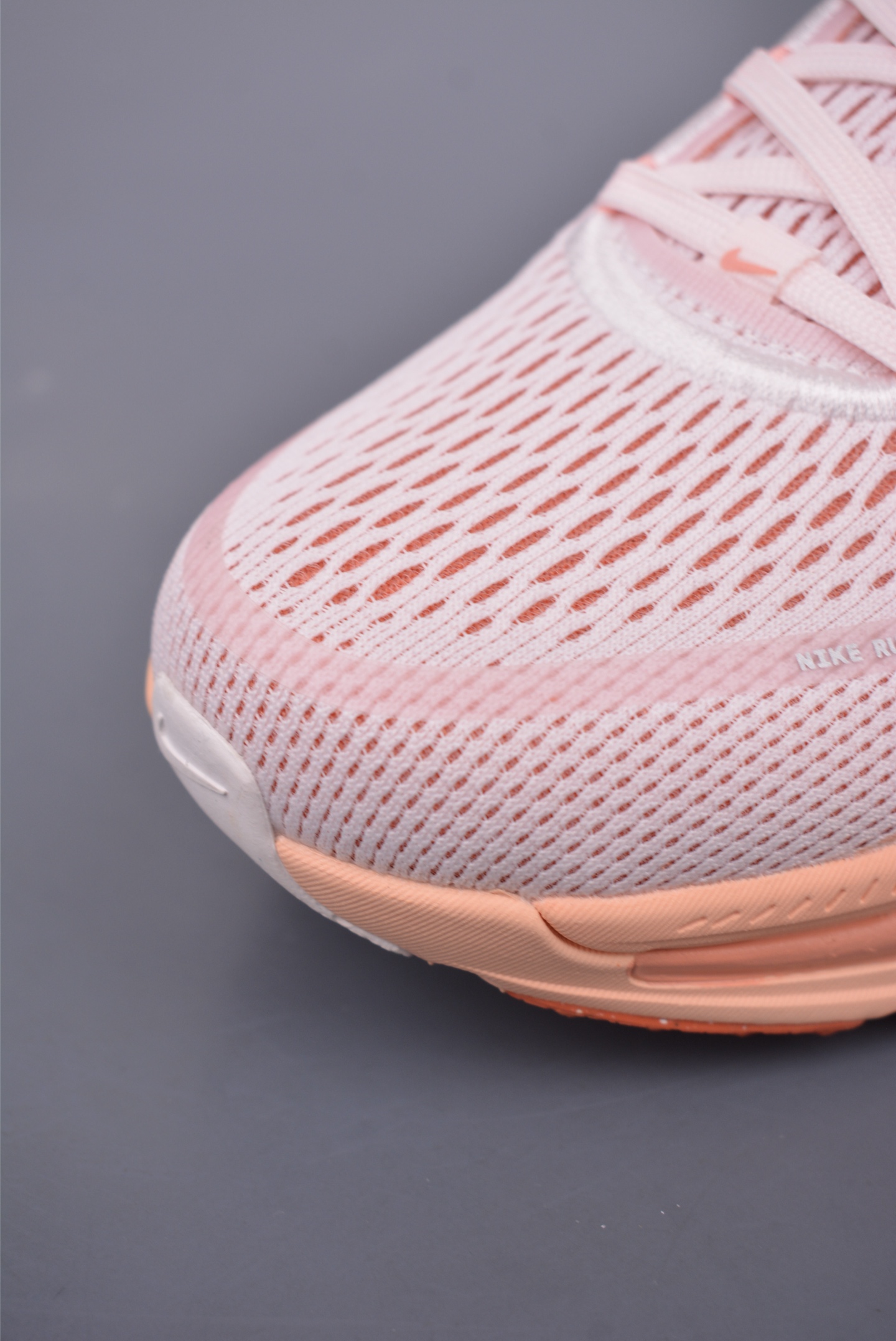190 Nike Air Zoom Vomero 18 全新科技提前原鞋开发 运动跑鞋 HM6804-601