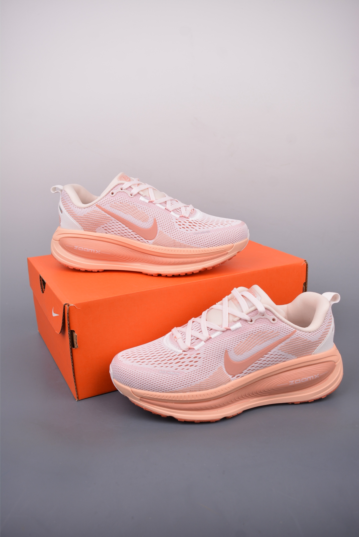 190 Nike Air Zoom Vomero 18 全新科技提前原鞋开发 运动跑鞋 HM6804-601