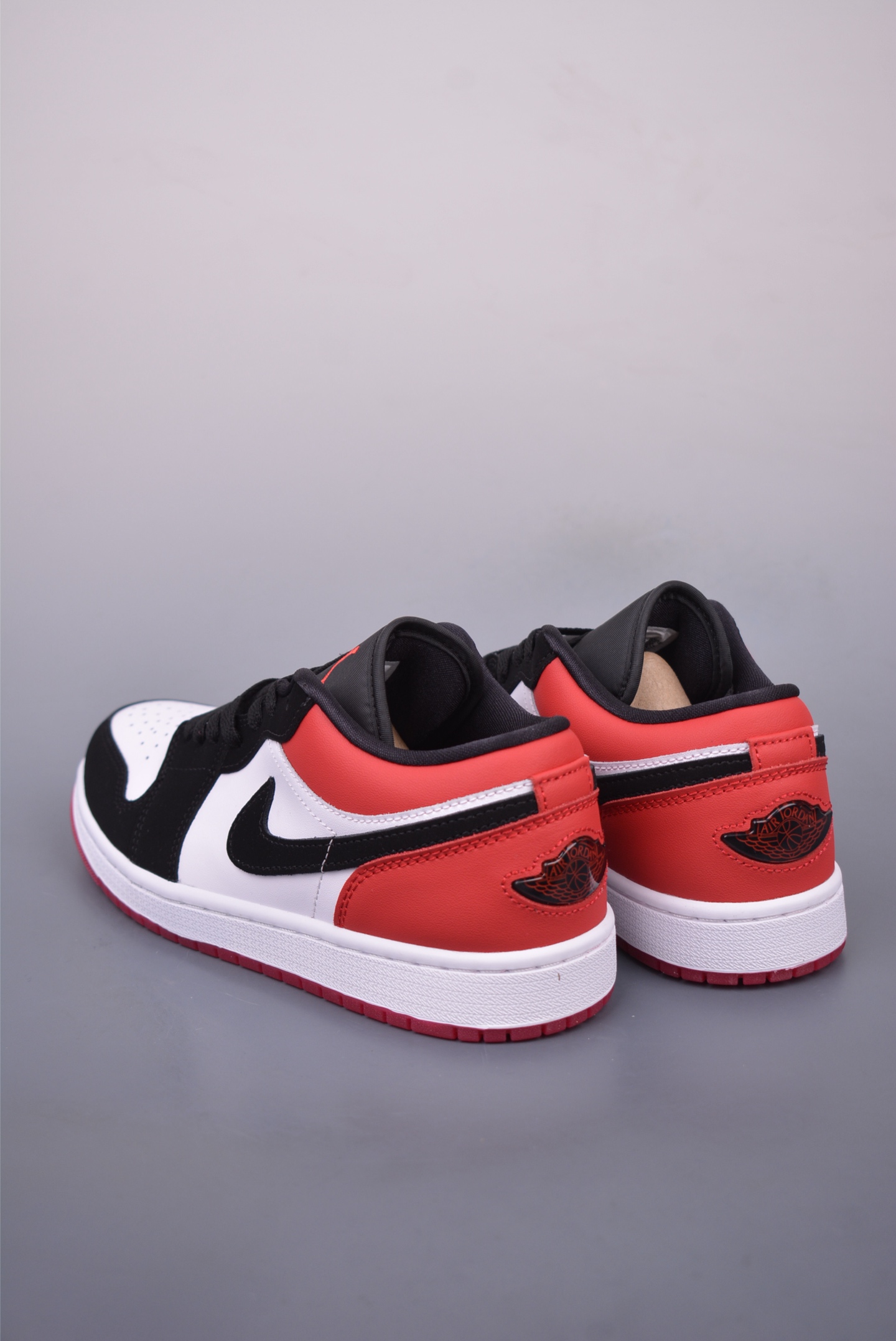 240 原装裸鞋级 市面最高工艺产物 Air Jordan 1 Low黑红 IB8971-106