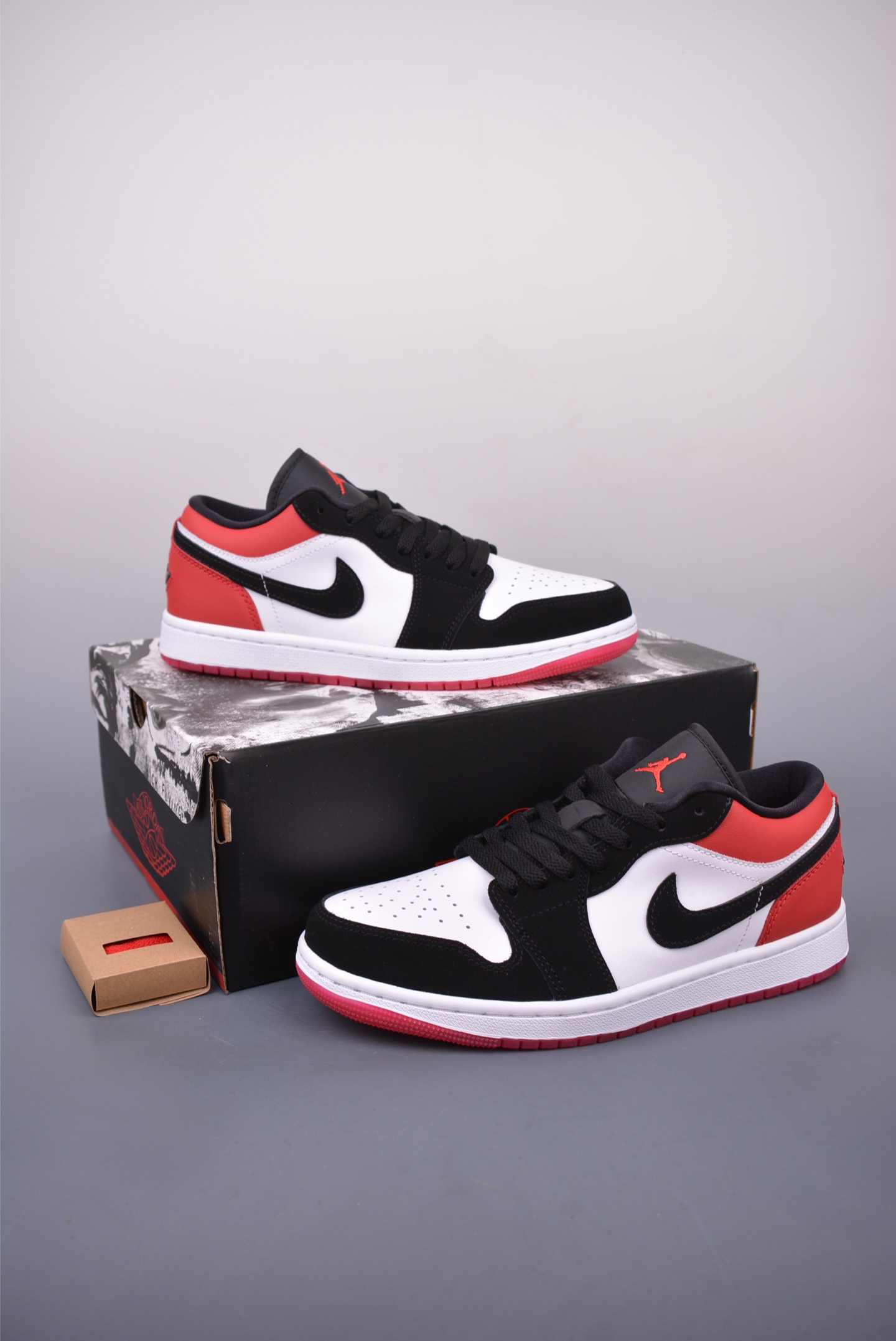 240 原装裸鞋级 市面最高工艺产物 Air Jordan 1 Low黑红 IB8971-106