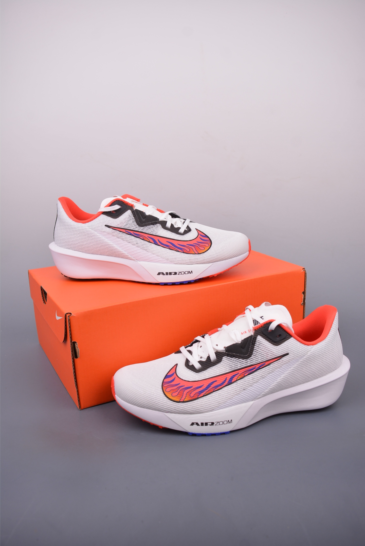 180 NIKE Zoom Rival Fly 4 耐克超弹轻盈跑步鞋 HQ3512-100