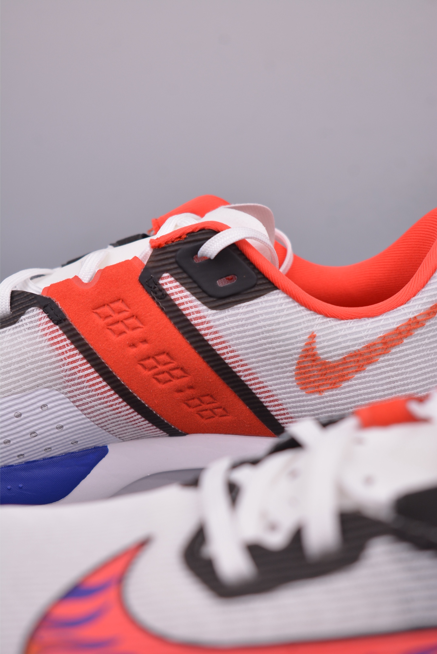 180 NIKE Zoom Rival Fly 4 耐克超弹轻盈跑步鞋 HQ3512-100