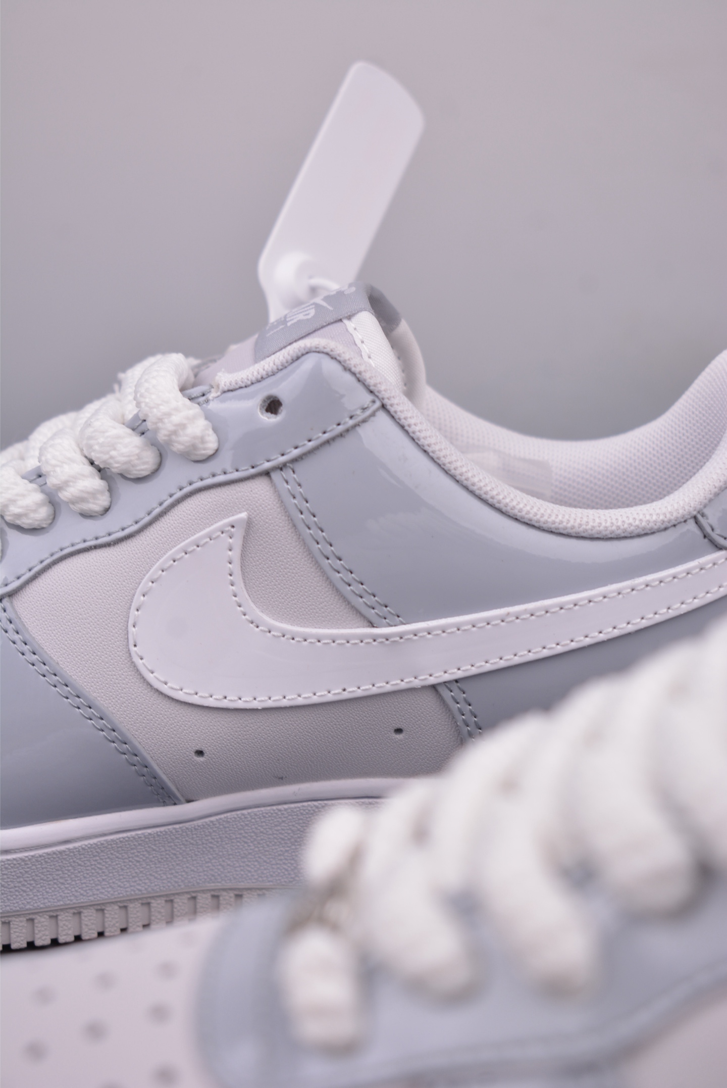 180 Nike Air Force 1 Low 灰白漆皮 HV9405-001