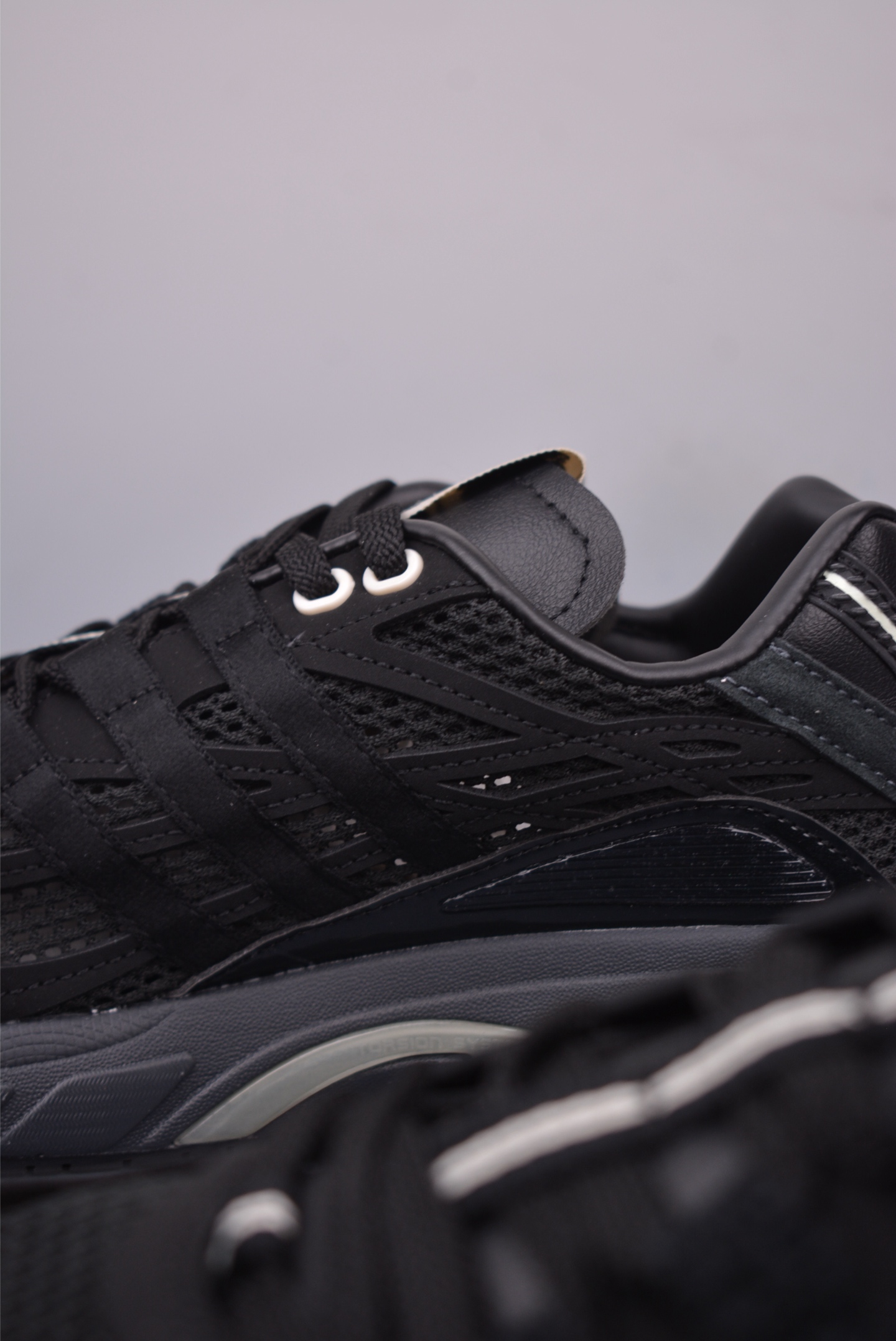 210 SONG FOR THE MUTE x adidas originals ADISTAR CUSHION 舒适休闲跑鞋 JR8416