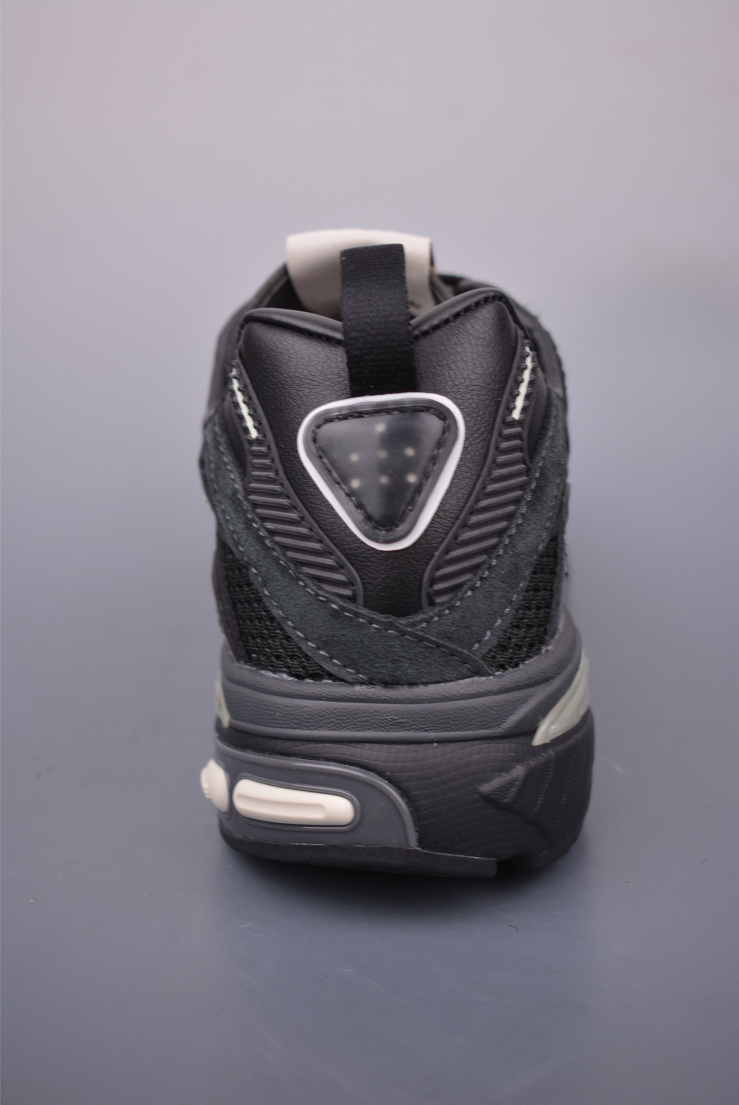 210 SONG FOR THE MUTE x adidas originals ADISTAR CUSHION 舒适休闲跑鞋 JR8416