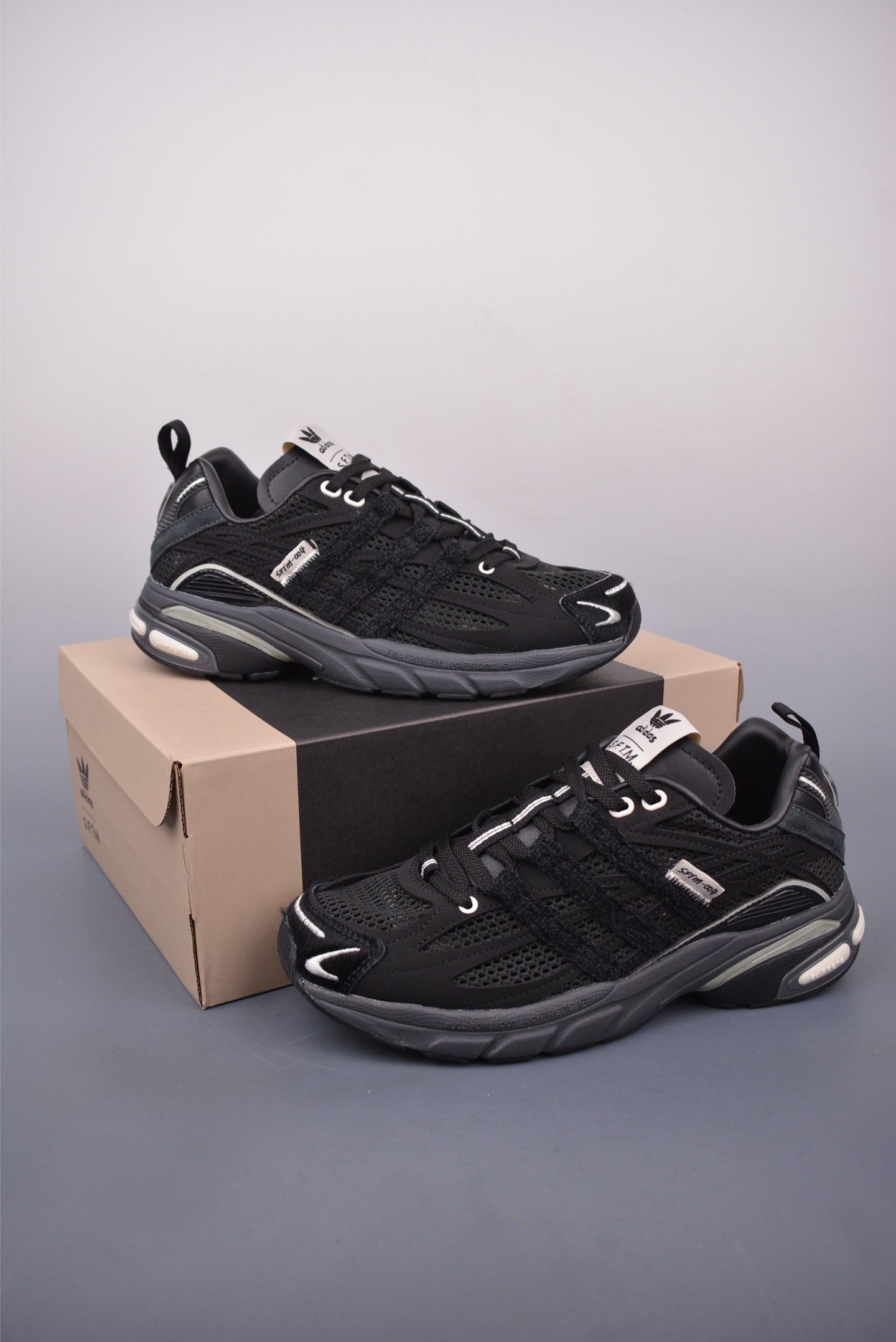 210 SONG FOR THE MUTE x adidas originals ADISTAR CUSHION 舒适休闲跑鞋 JR8416