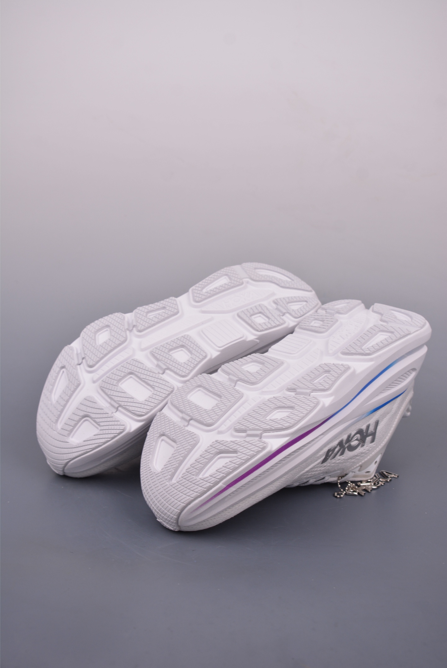 190 Z HOKA ONE ONE Bondi 9 WIDE 邦迪九代舒适防滑耐磨低帮休闲跑步鞋 1162012