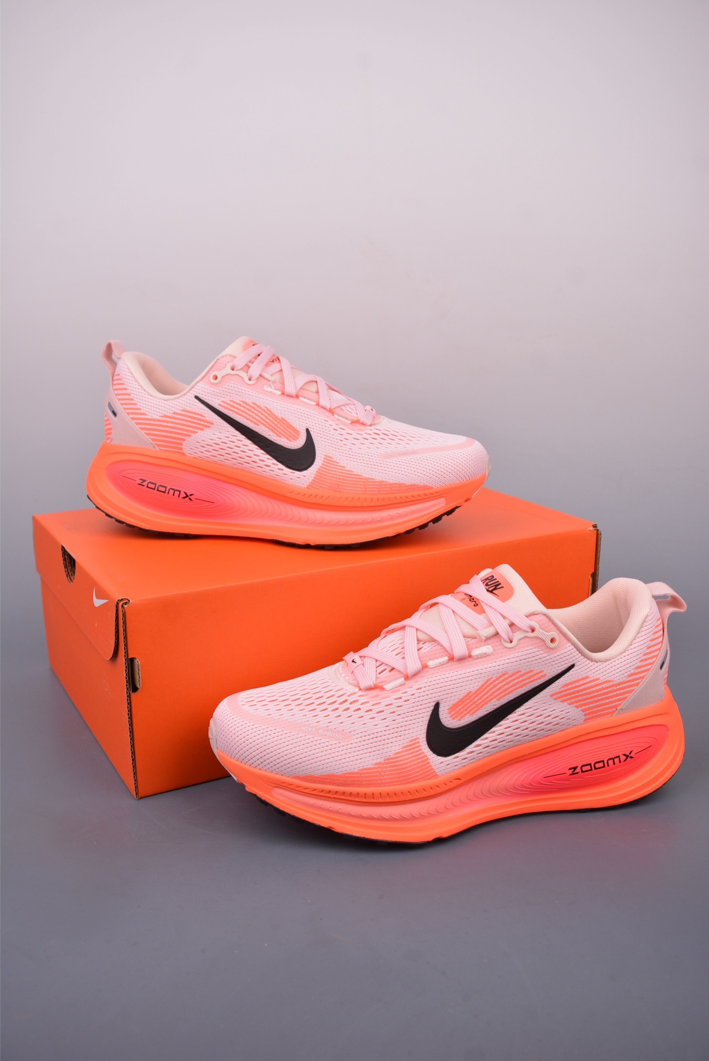 180 Nike Air Zoom Vomero 18 全新科技提前原鞋开发 运动跑鞋 HM6804-600