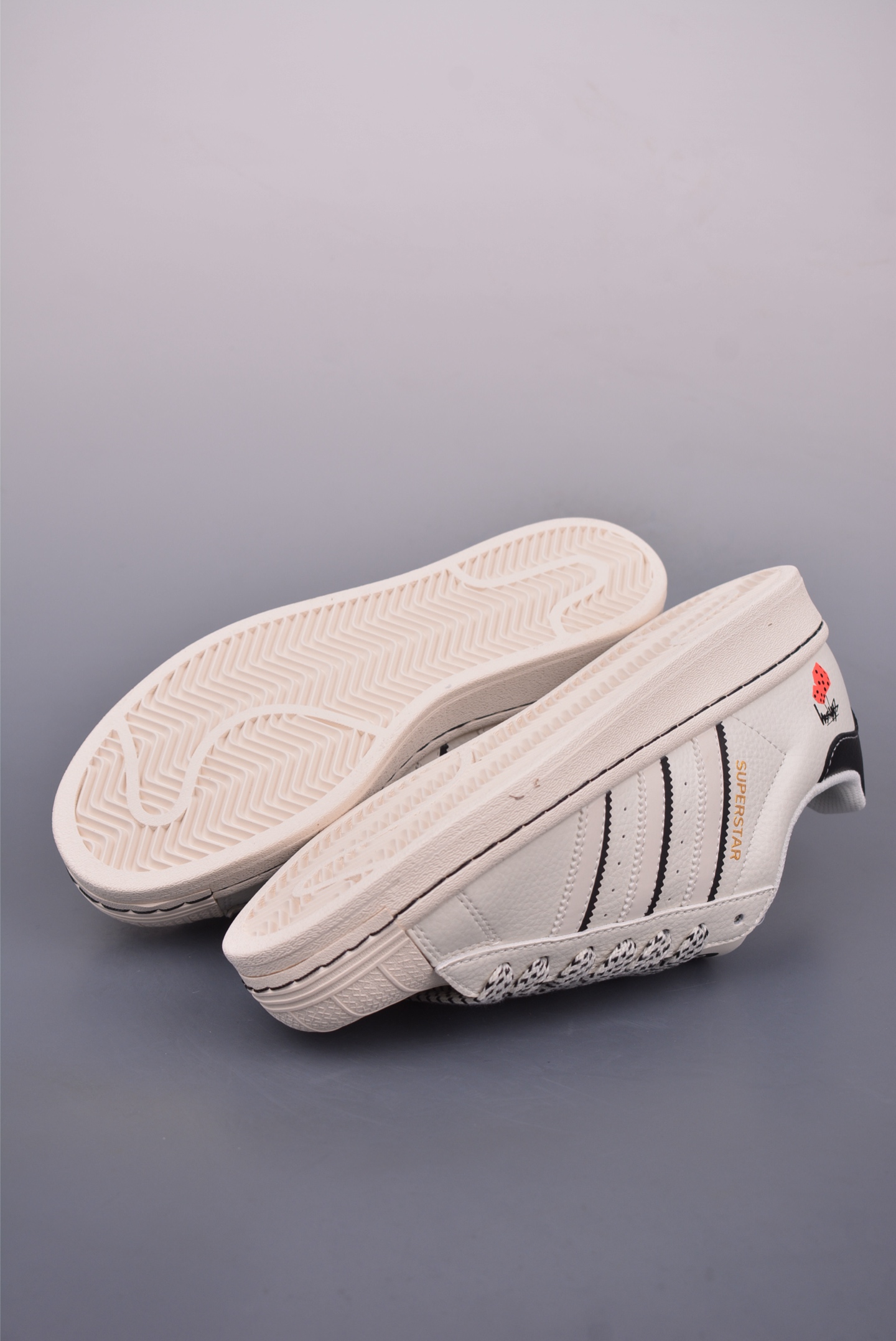 Adidas Originals Superstar 2025: Classic White Sneakers with DIY Detail 3 i1746750927087 692 0 2