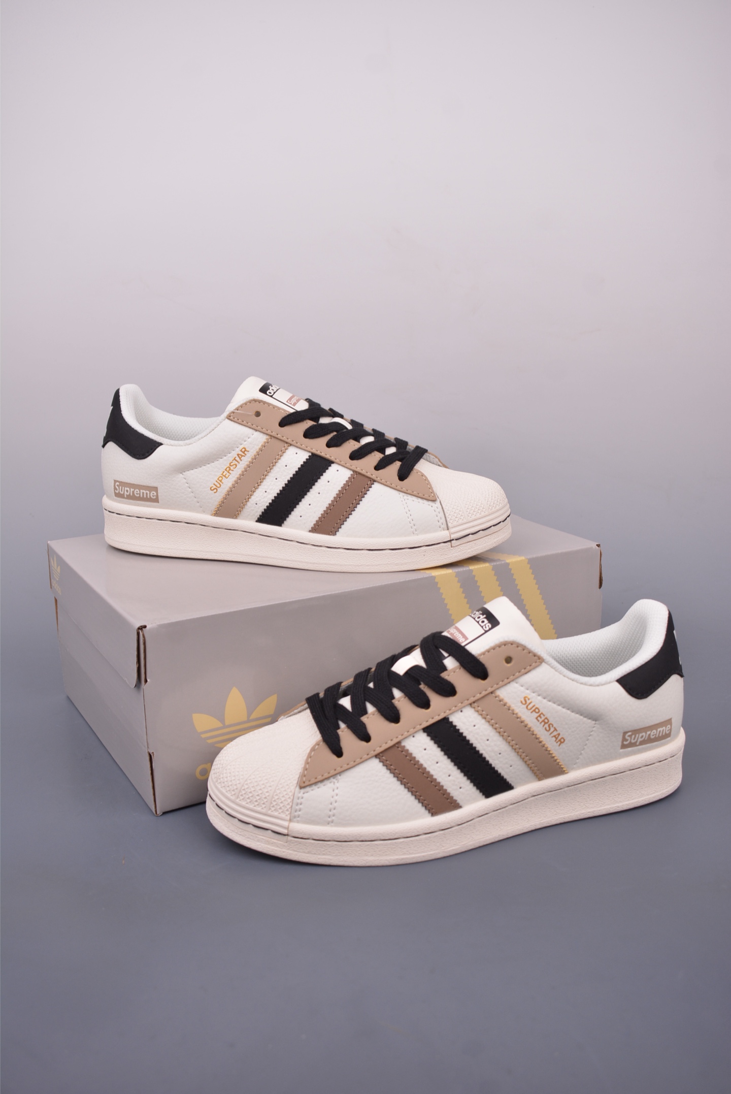 Adidas Originals Superstar 2025: Classic White Sneakers with Premium Leather 5 i1746750940584 7314 0 4