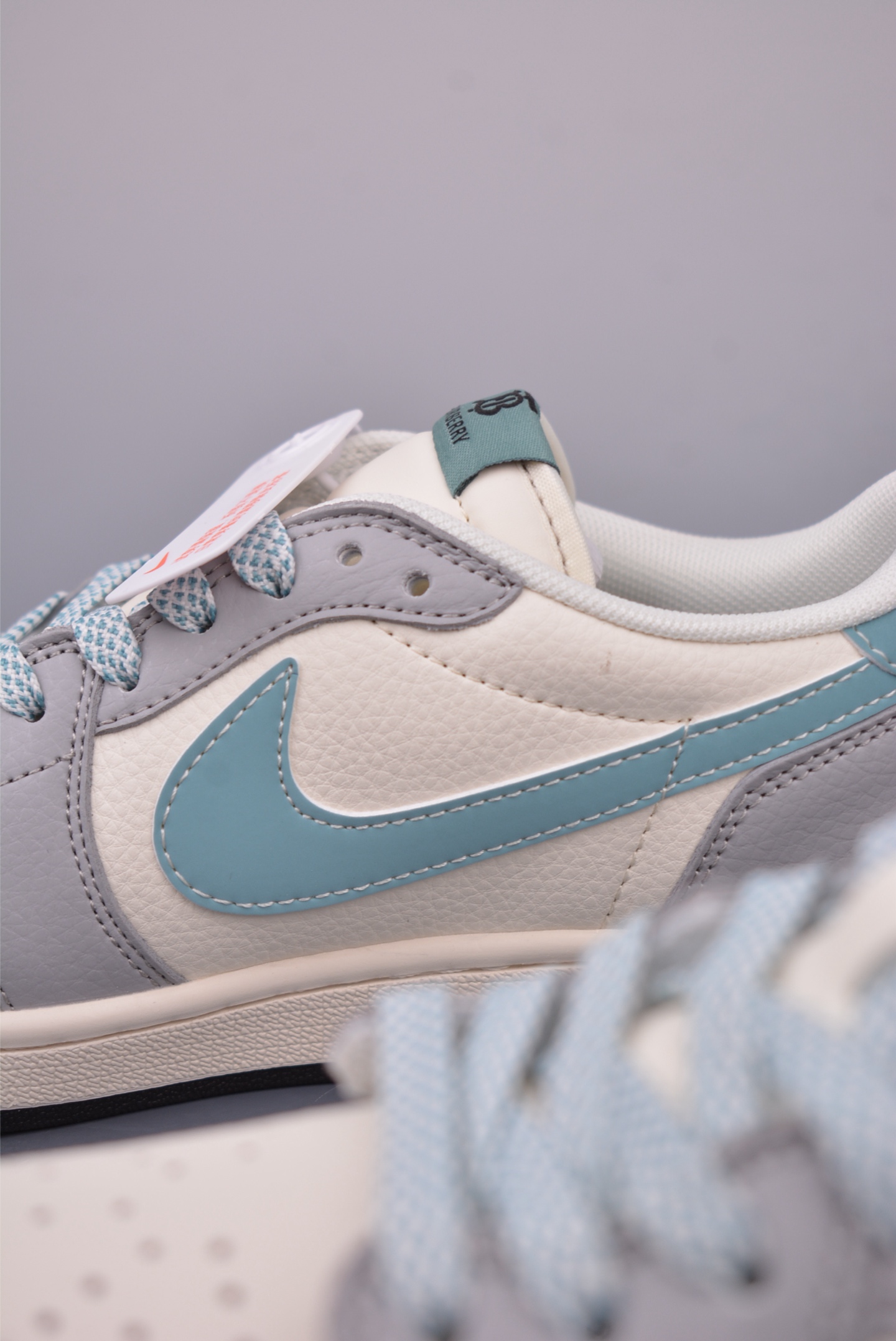 260 Fragment x Travis Scott x 巴黎世家 Air Jordan 1 Low 三方联名倒钩 XF8698-072
