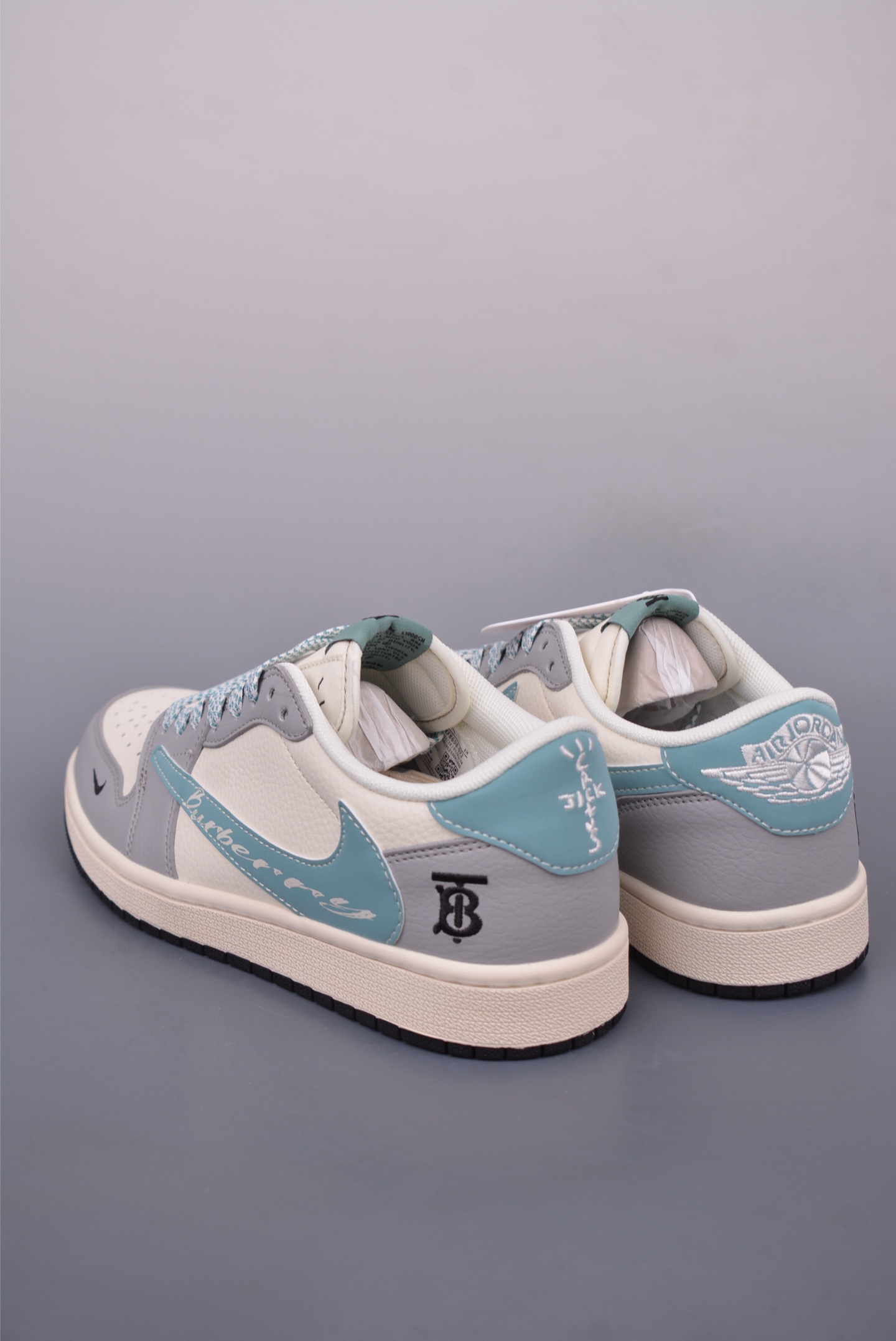 260 Fragment x Travis Scott x 巴黎世家 Air Jordan 1 Low 三方联名倒钩 XF8698-072