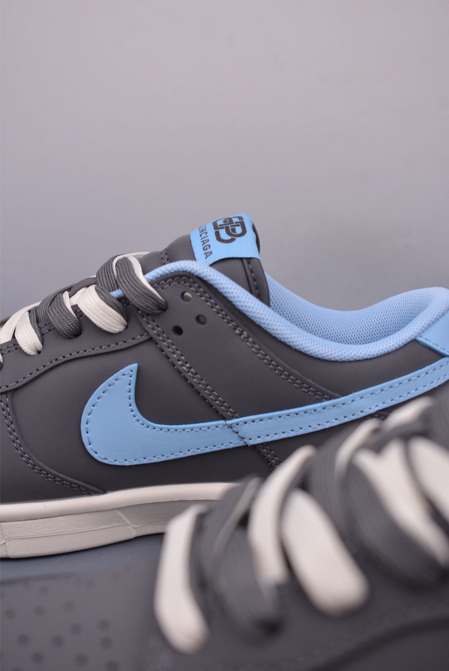260 Nike SB Dunk Low 巴黎世家联名 解构抽绳鞋带 FX1588-301