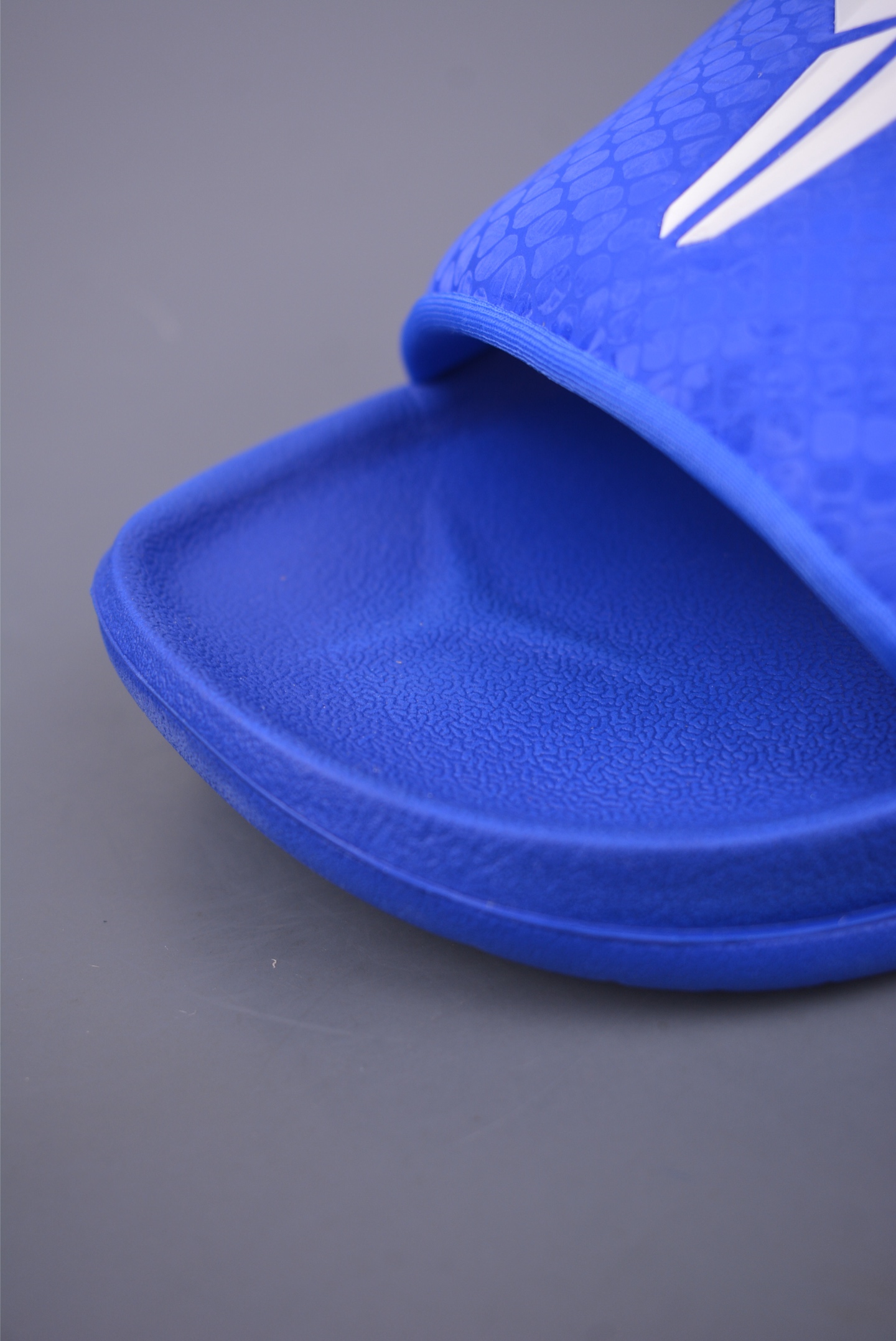 120 Nike Kobe Offcourt Slide ”Hyper Royal” 科比专属配色休闲拖鞋 IF287-400