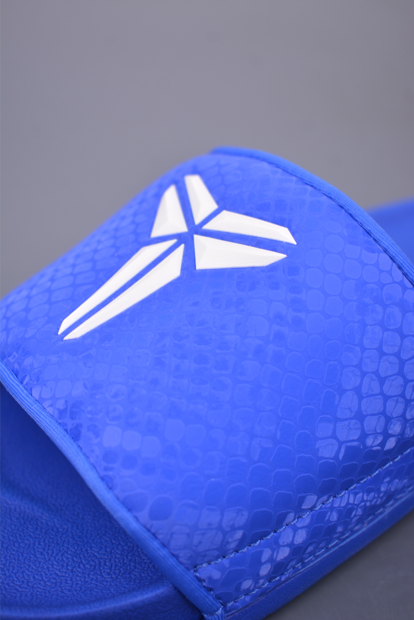 120 Nike Kobe Offcourt Slide ”Hyper Royal” 科比专属配色休闲拖鞋 IF287-400