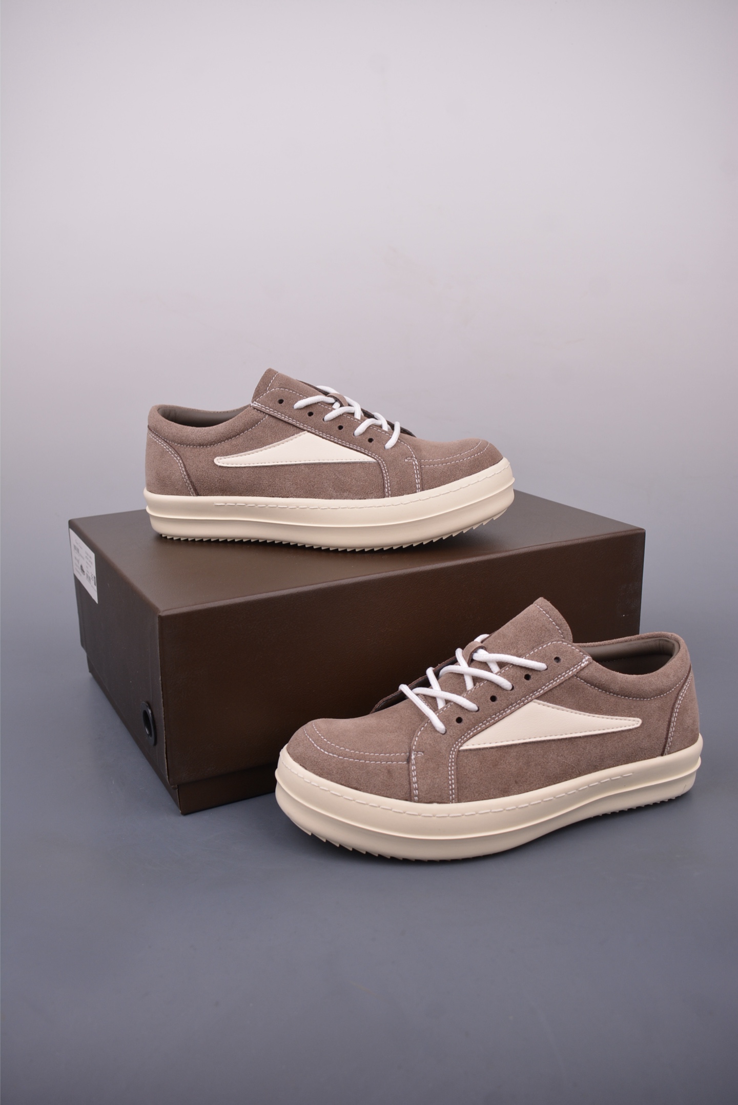 Rick Owens Hollywood Low-Top Sneakers - Suede Leather Lace-Up Round Toe 5 i1746752945577 2520 0 4