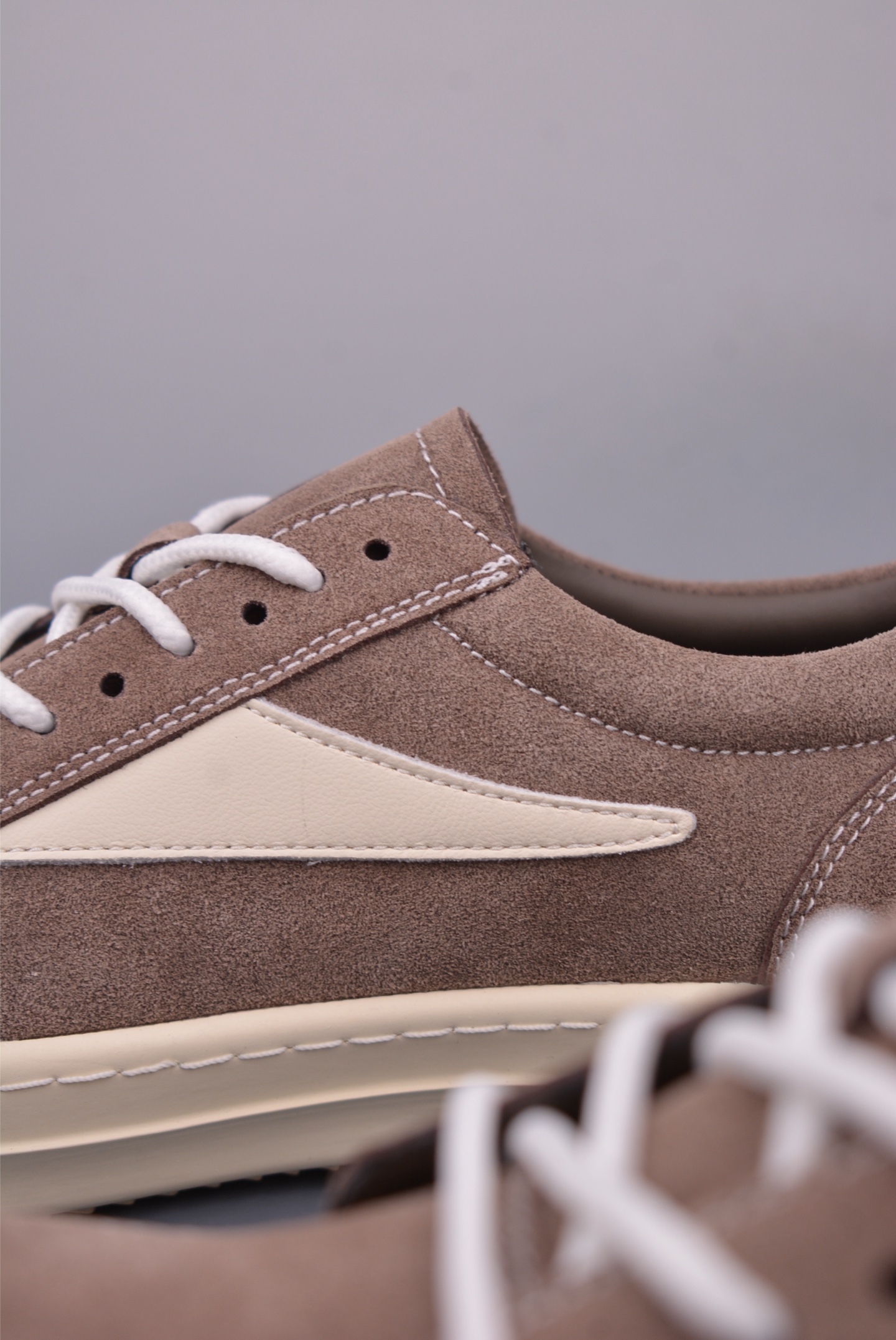 Rick Owens Hollywood Low-Top Sneakers - Suede Leather Lace-Up Round Toe 8 i1746752951664 8900 0 7