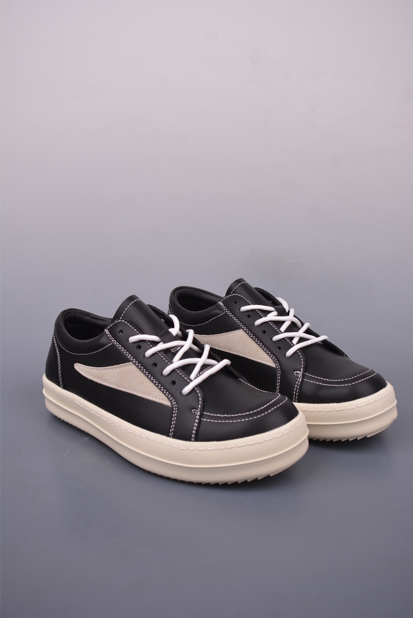 RICK OWENS Hollywood Leather Low-Top Sneakers - Lace-Up Round Toe Design