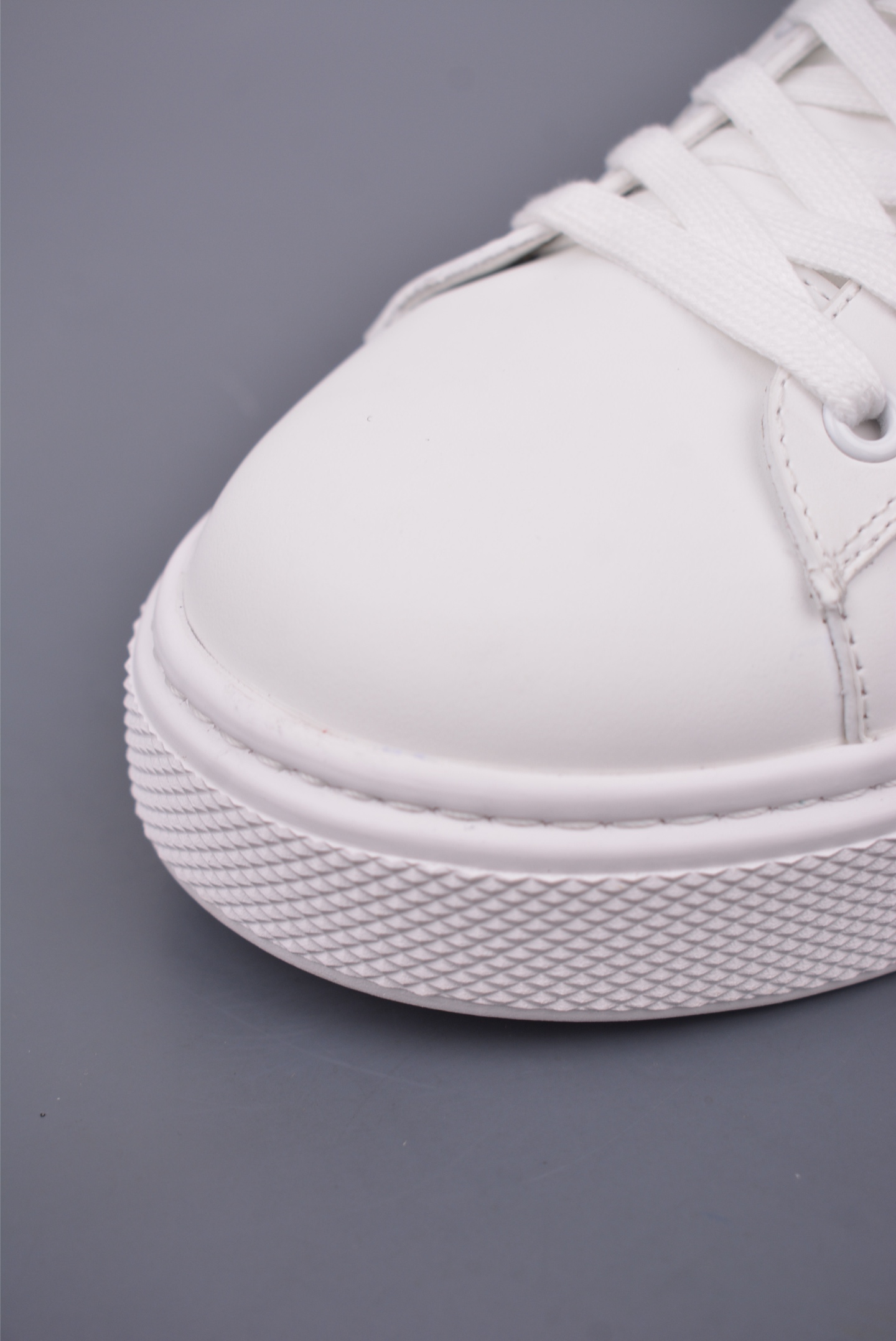 Prada Men's White Leather Low-Top Sneakers with Black Stripe Detail 6 i1746917496998 6425 0 5