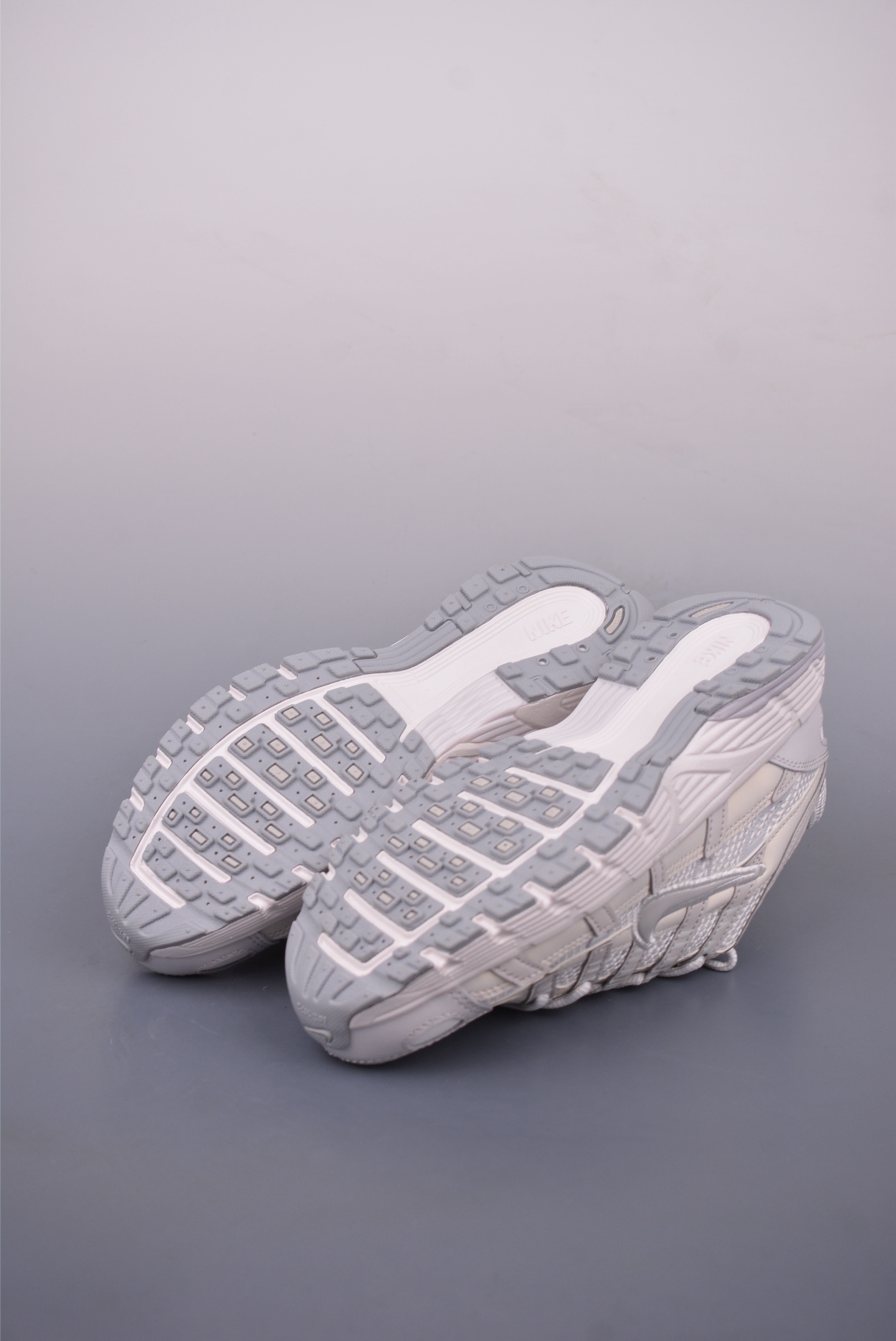 Nike P-6000 Retro Running Shoes - Stylish and Comfortable, Various Sizes 3 i1746917843915 7187 0 2