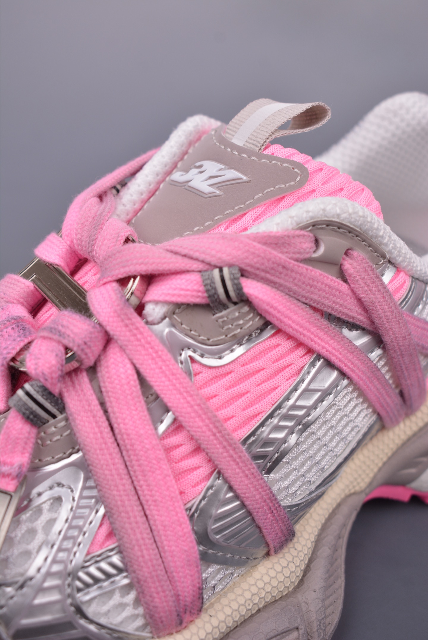 Balenciaga 3XL Lace-Up Sneakers - Vintage-Inspired Design, Trendsetting Style 7 i1746917882335 2397 0 6
