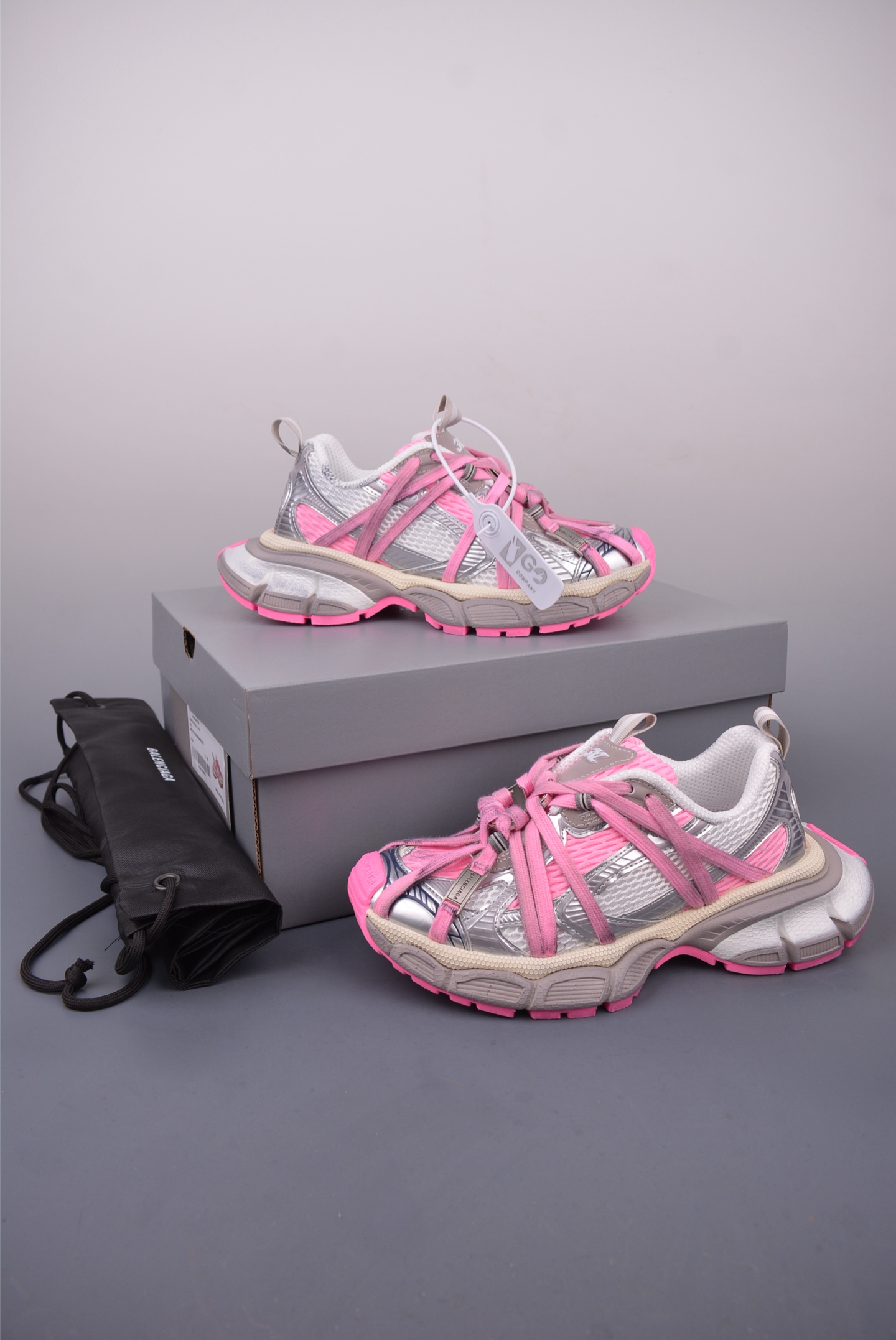 Balenciaga 3XL Lace-Up Sneakers - Vintage-Inspired Design, Trendsetting Style 5 i1746917883821 3940 0 4