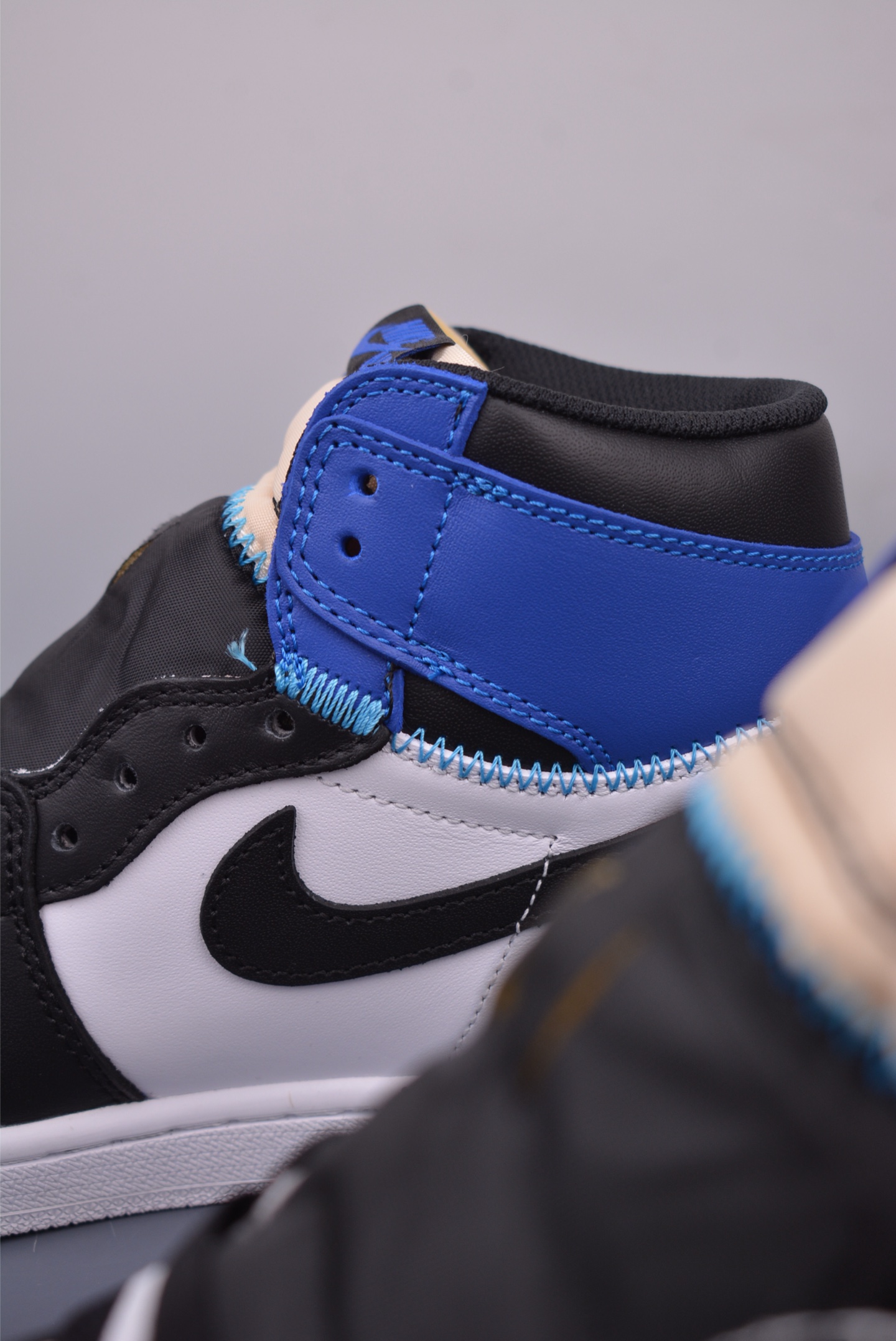 260 Jordan Air Jordan 1 High OG 黑白蓝 DZ5485-041
