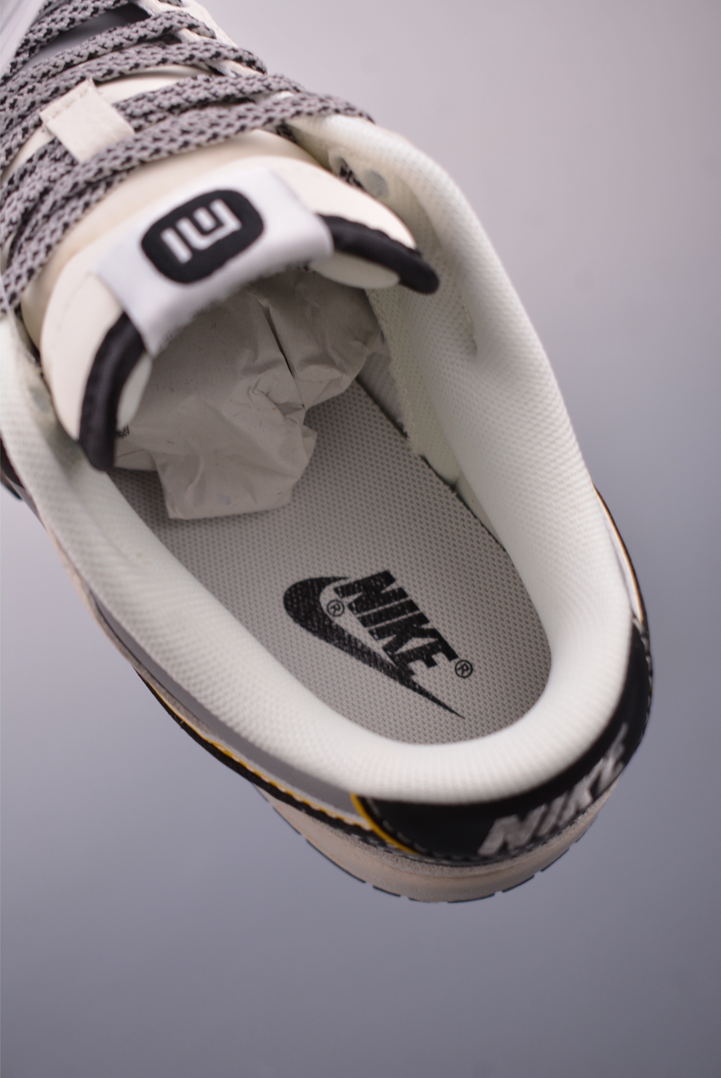 Nike SB Dunk Low 'Xiaomi' - Premium Leather, Comfortable Fit, Exclusive Design 9 i1746993734135 1123 0 8
