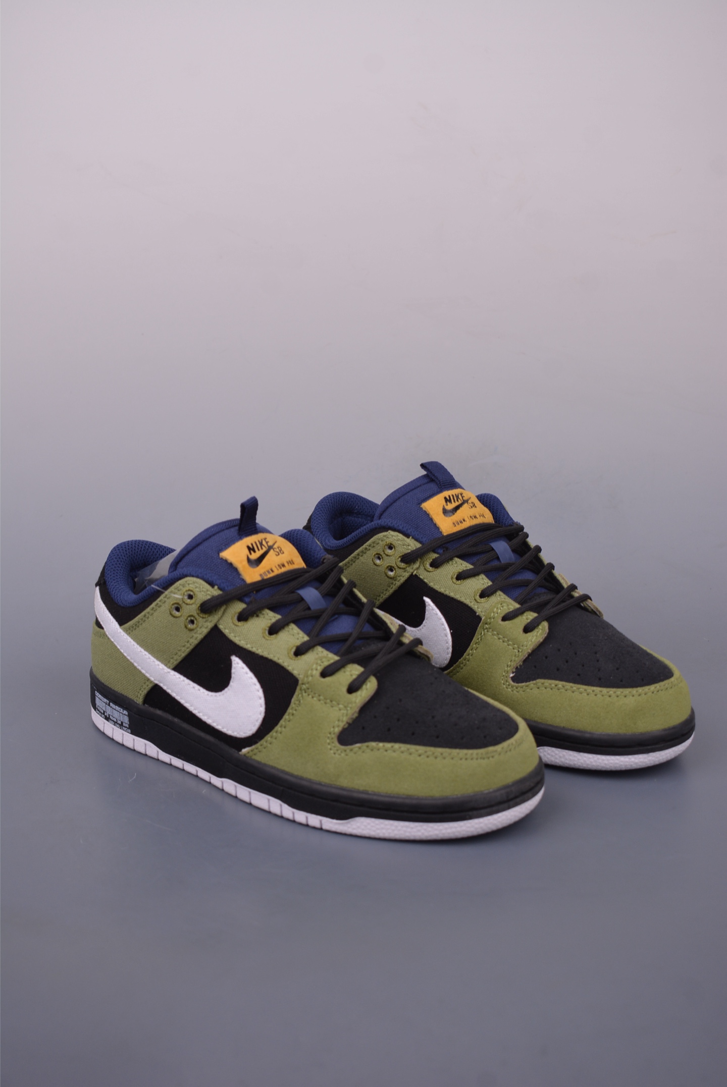 Nike SB Dunk Low Olive Aura/Black/White Sneakers DX6775-300