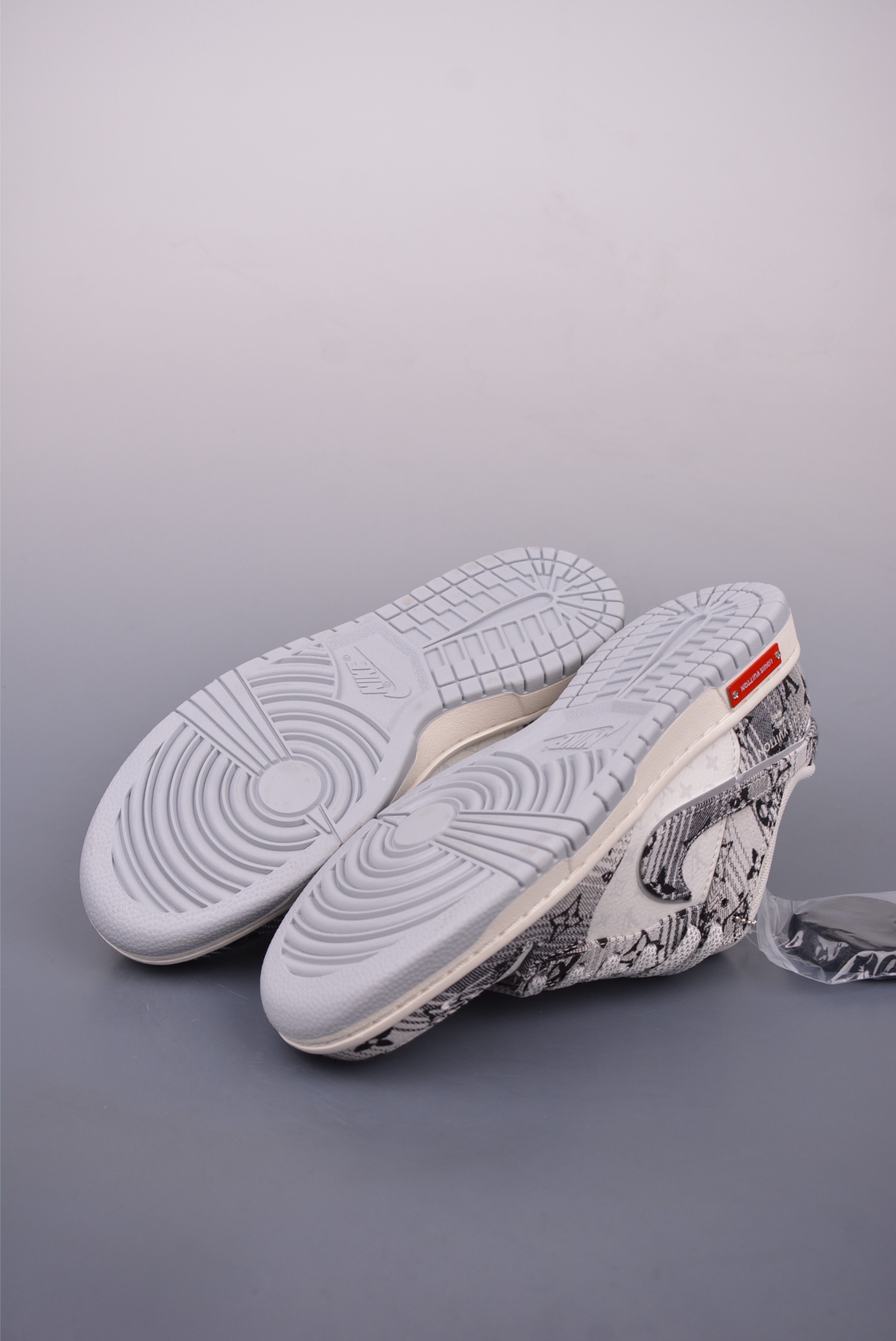 280 Nike SB Dunk Low LV联名 SC9772-807