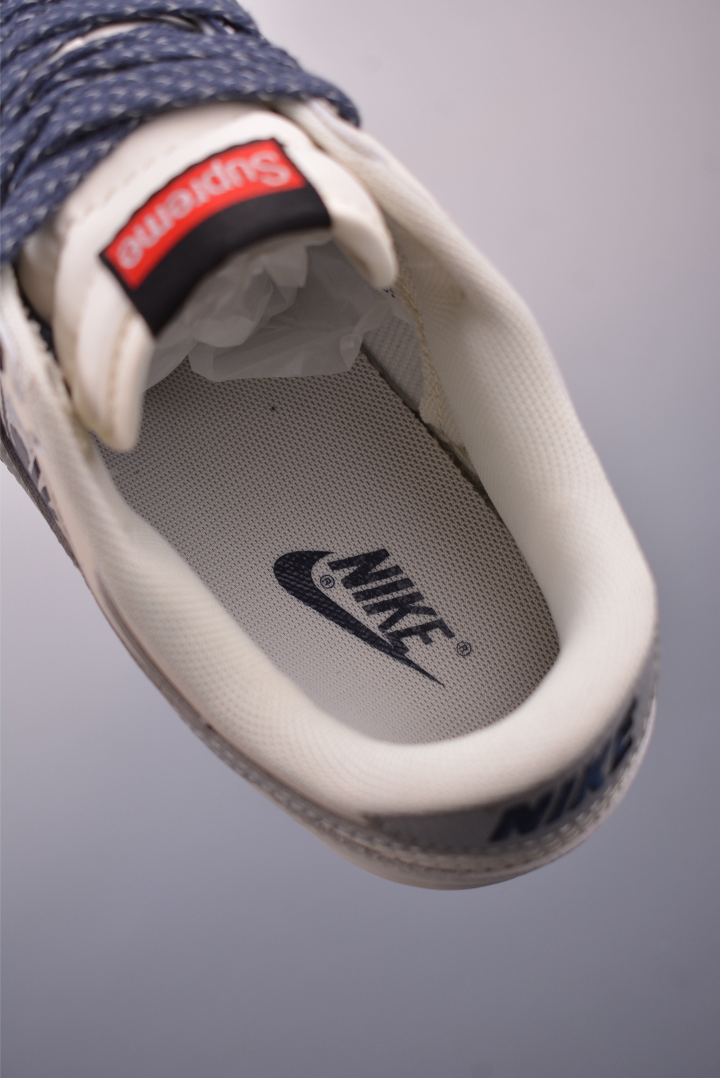 Nike SB Dunk Low Supreme Collab: Premium Leather, Exclusive Design, Various Sizes 9 i1746994337240 4338 0 8