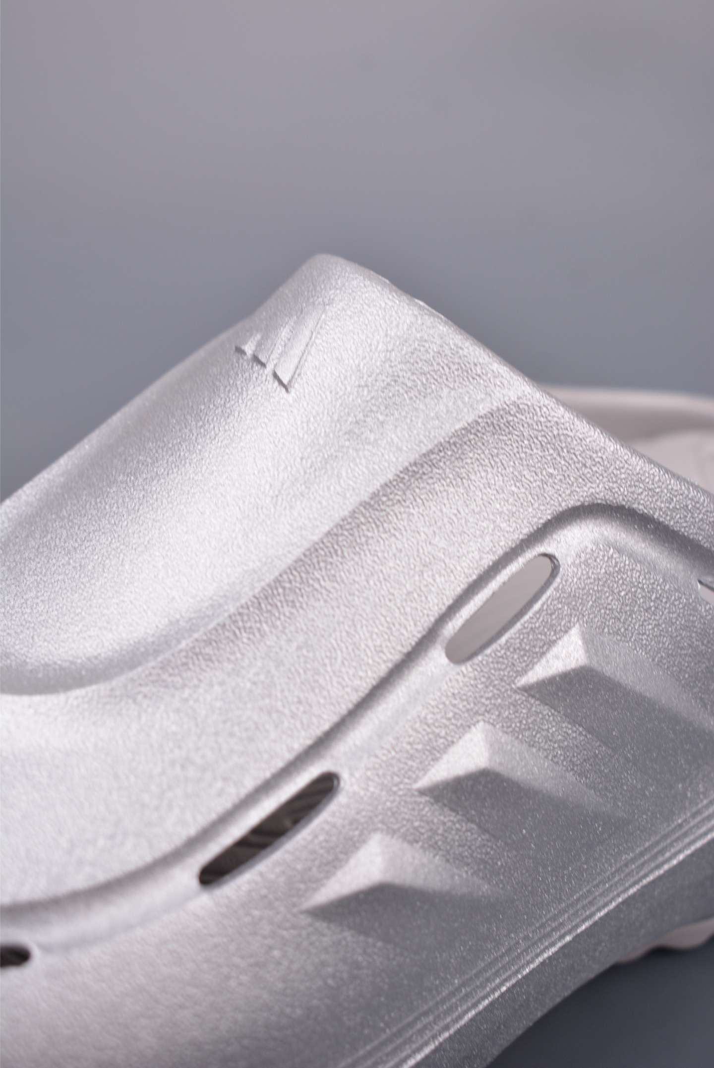 Adidas OZWAVE Clog: Comfortable, Anti-Slip Chef Shoes with Cushioning 7 i1747048431581 1861 0 6