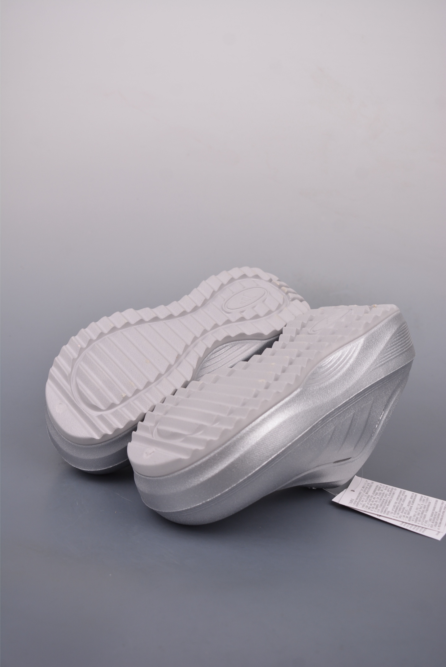 Adidas OZWAVE Clog: Comfortable, Anti-Slip Chef Shoes with Cushioning 3 i1747048431581 7795 0 2