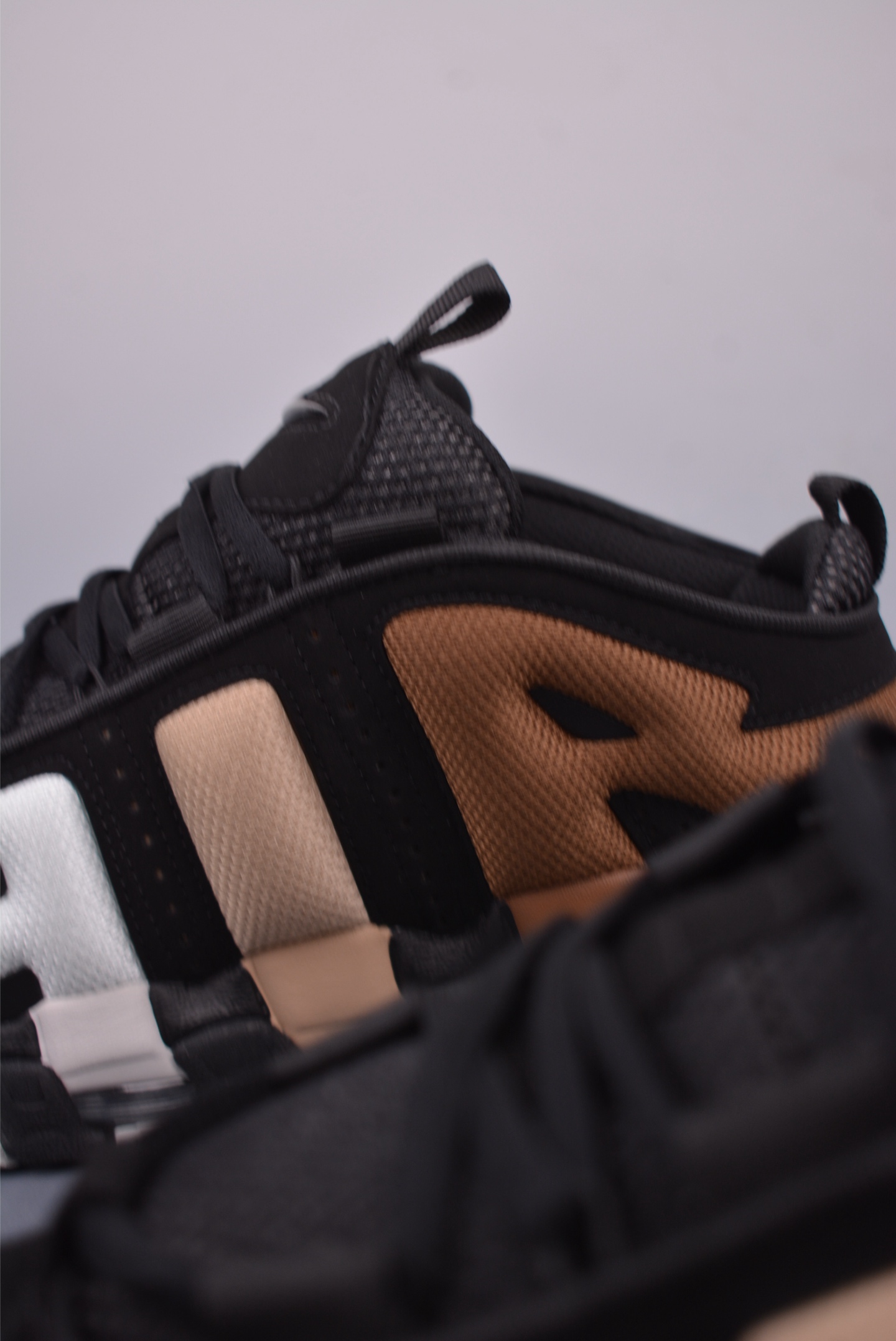 Nike Air More Uptempo '96 Basketball Shoes - Graffiti-Inspired Design 8 i1747048649013 7946 0 7