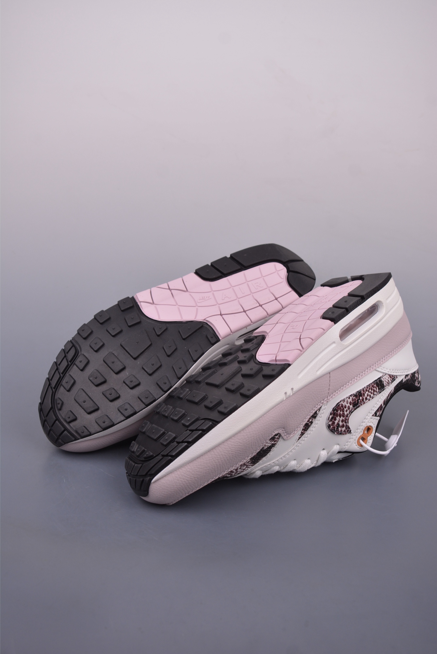 Nike Air Max 1 Retro Running Shoes, Premium Comfort and Style 3 i1747048706375 3771 0 2