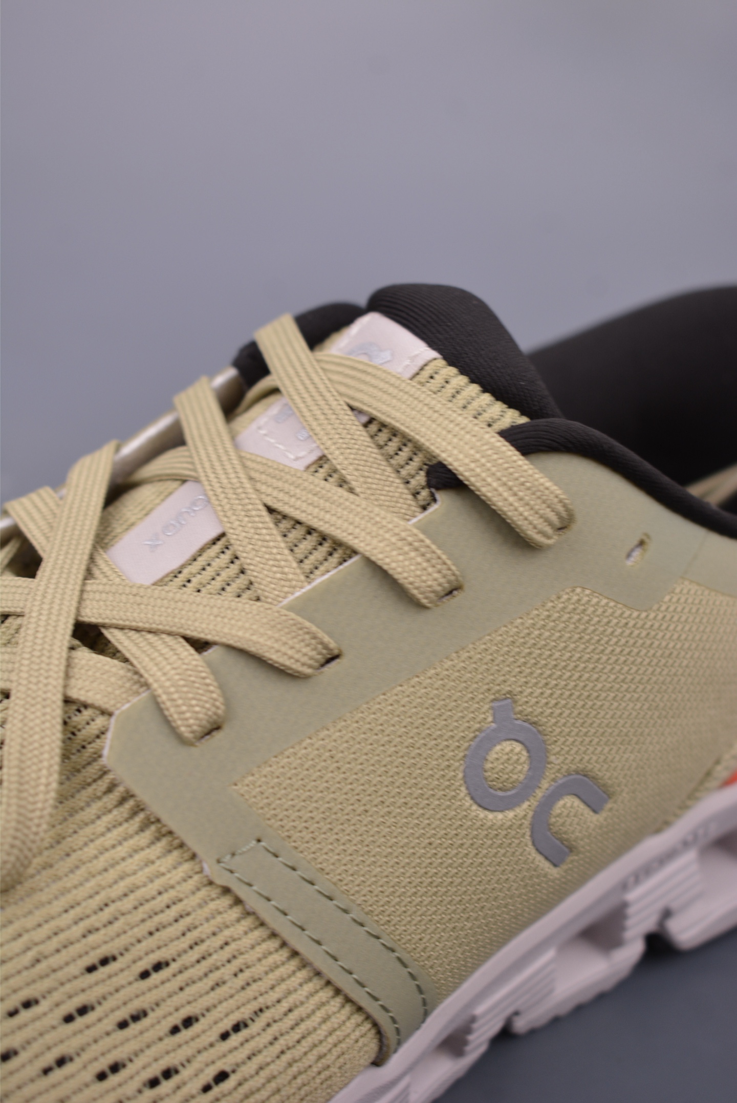 On Cloudtilt Loewe Running Shoes - Outdoor Street Style & Comfort 8 i1747048874354 5771 0 6