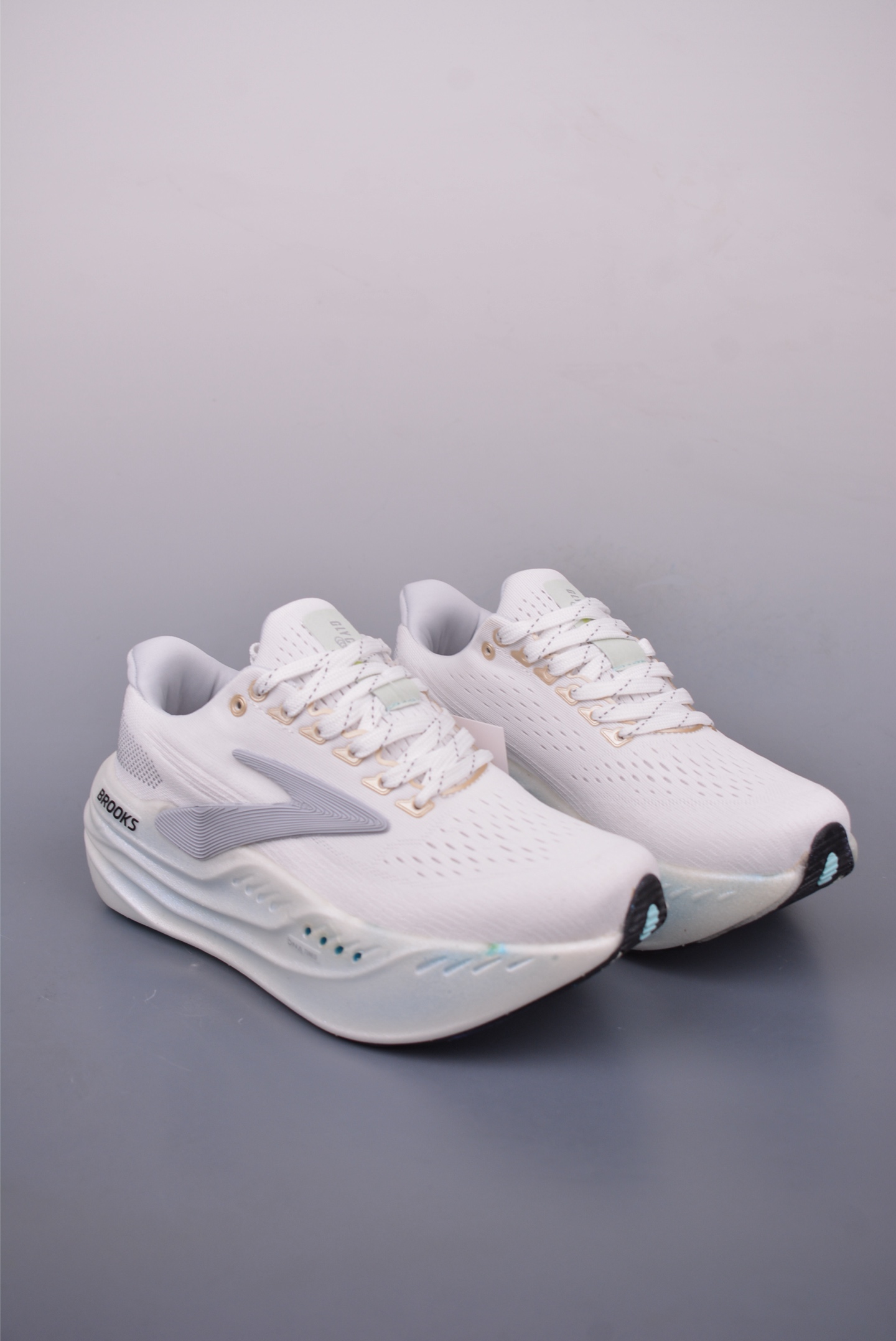240 Brooks 布鲁克斯 Glycerin Max 超弹轻盈跑步鞋 120436