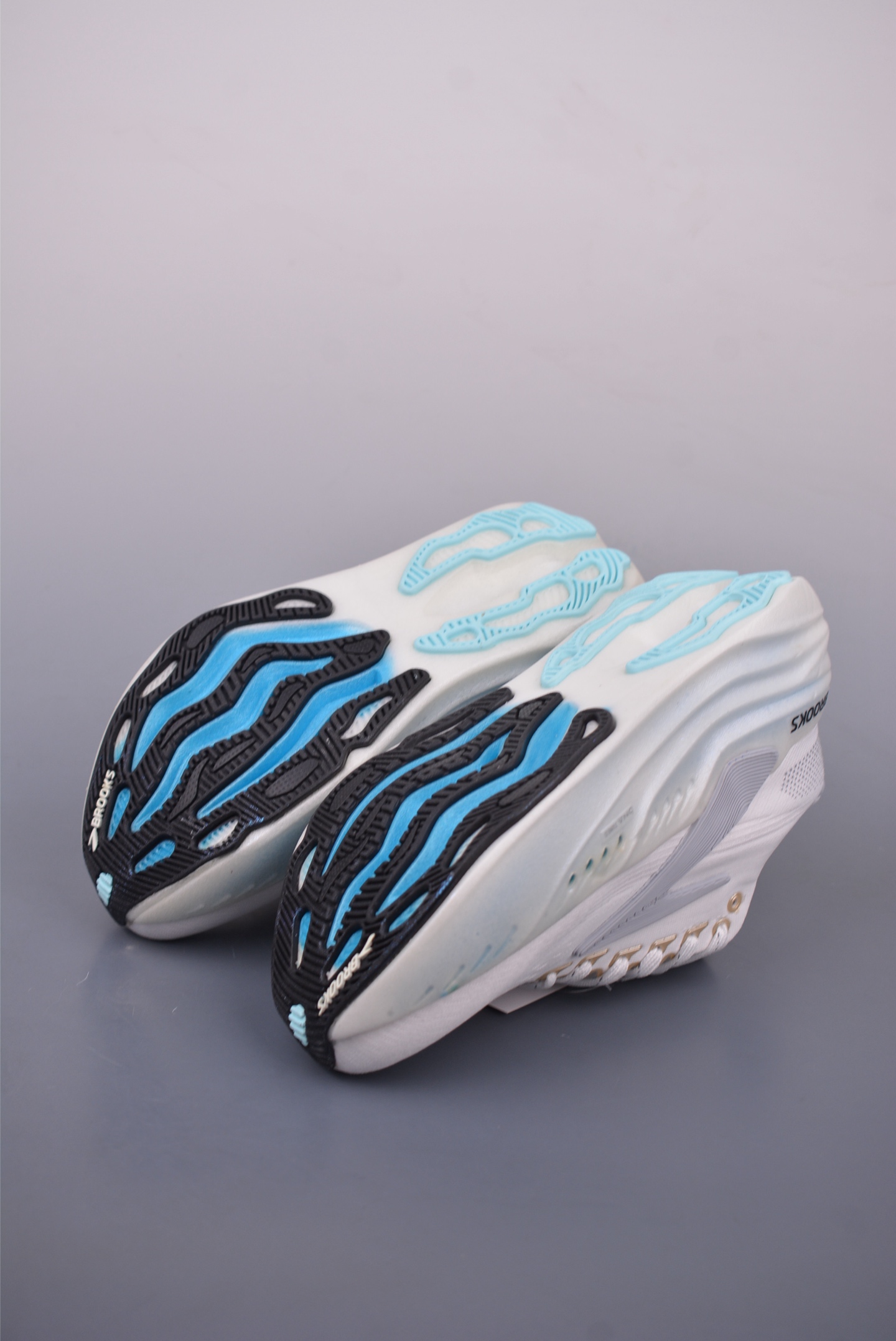 240 Brooks 布鲁克斯 Glycerin Max 超弹轻盈跑步鞋 120436