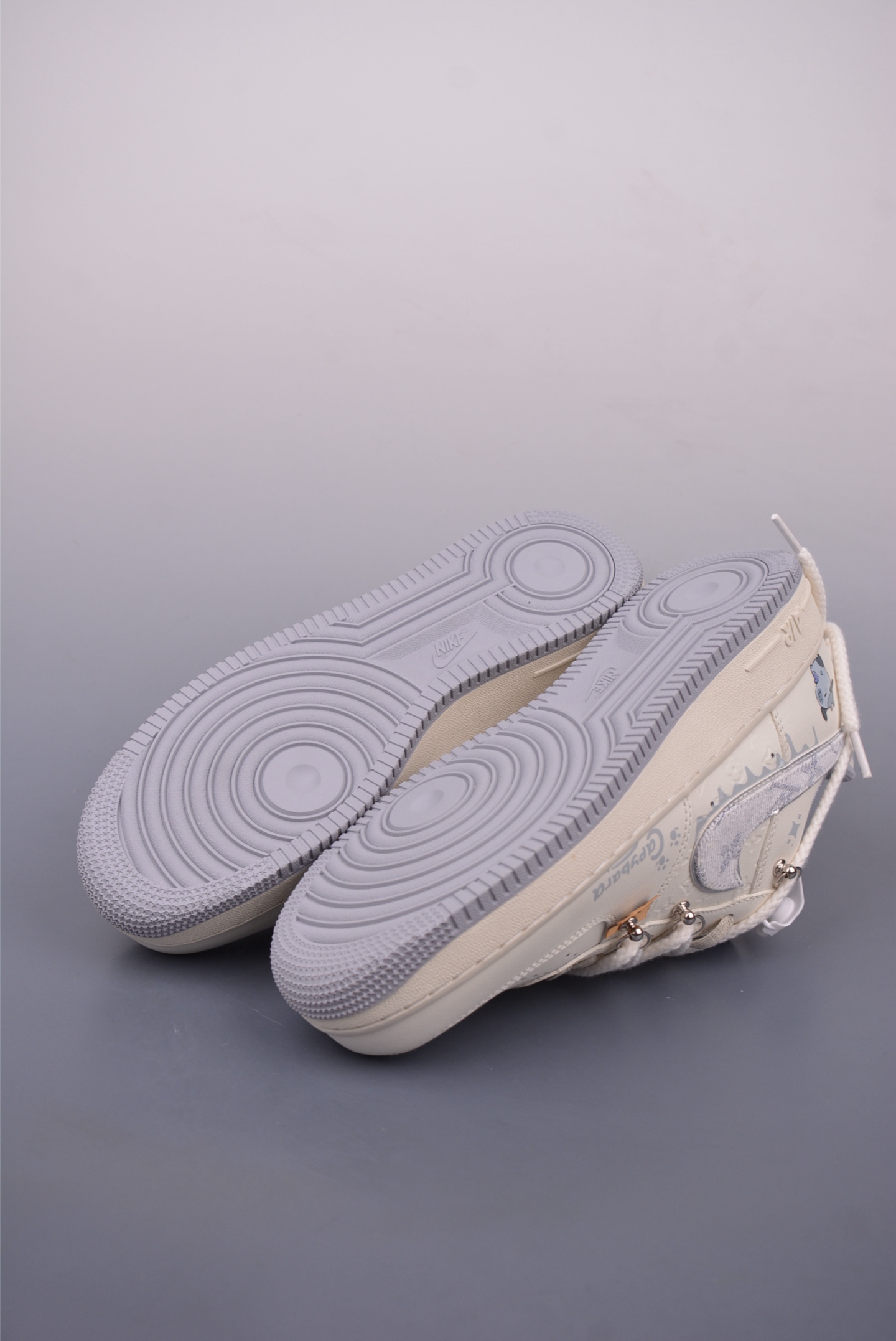 260 Nike Air Force 1 Low 卡皮巴拉解构鞋带 LV0506-220