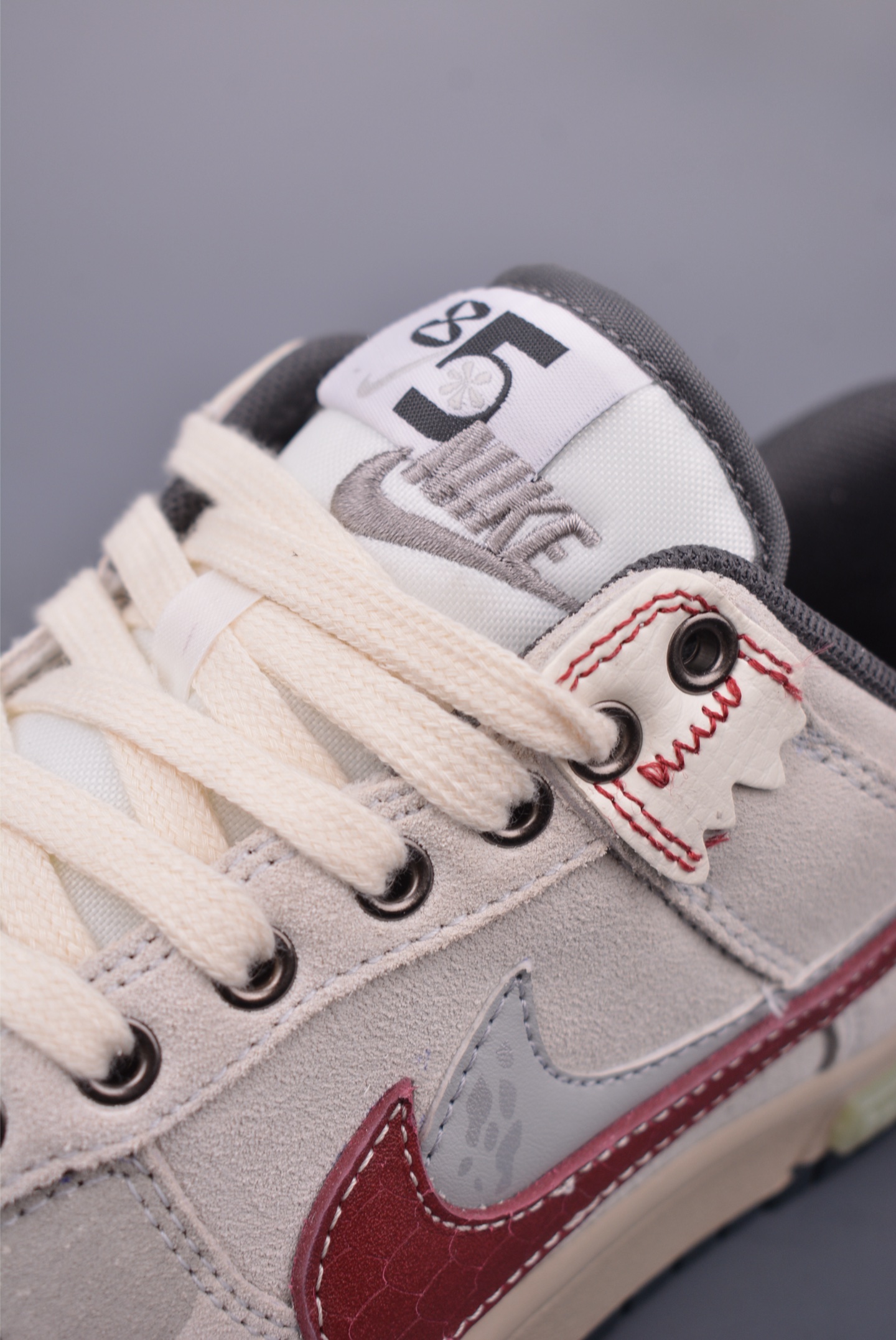 300 Nike SB Dunk Low 熊猫恶作剧 HV1800-101