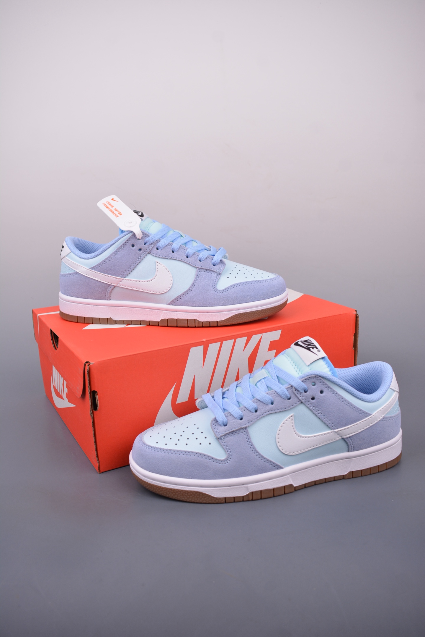200 NIKE SB Dunk Low IB6399-400